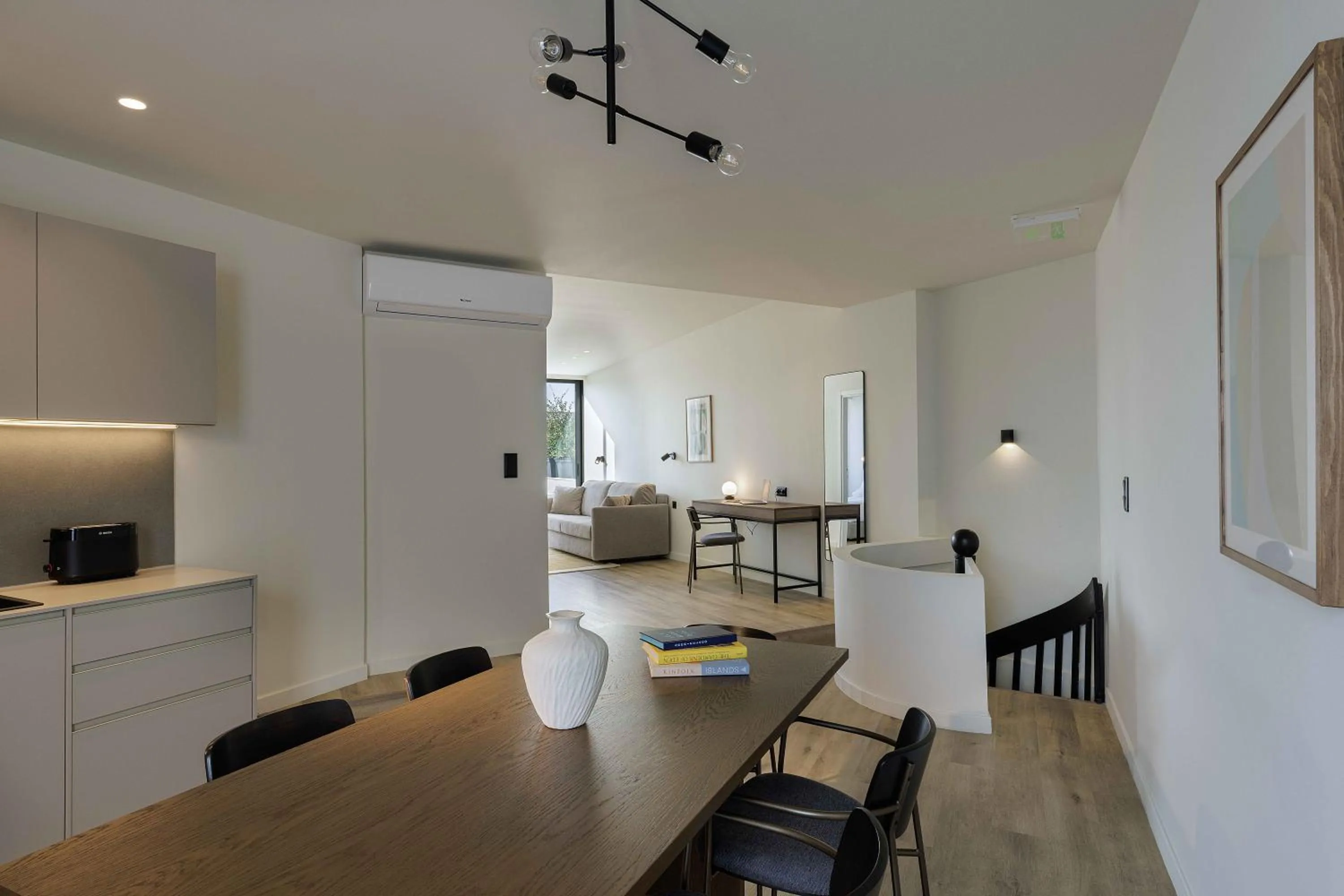 Kitchen or kitchenette in master Plaka