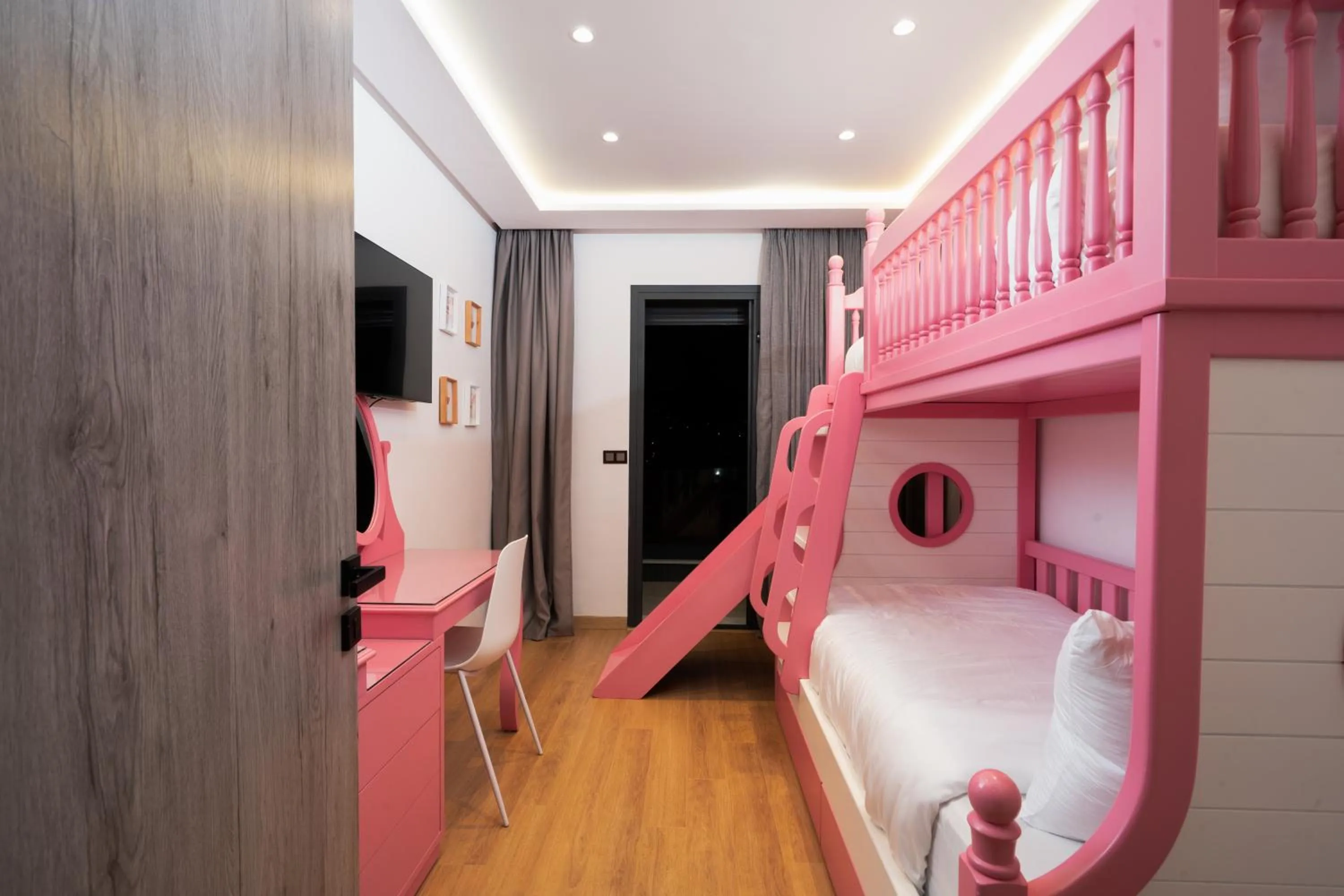 Bed in Amelia Appart-Hotel