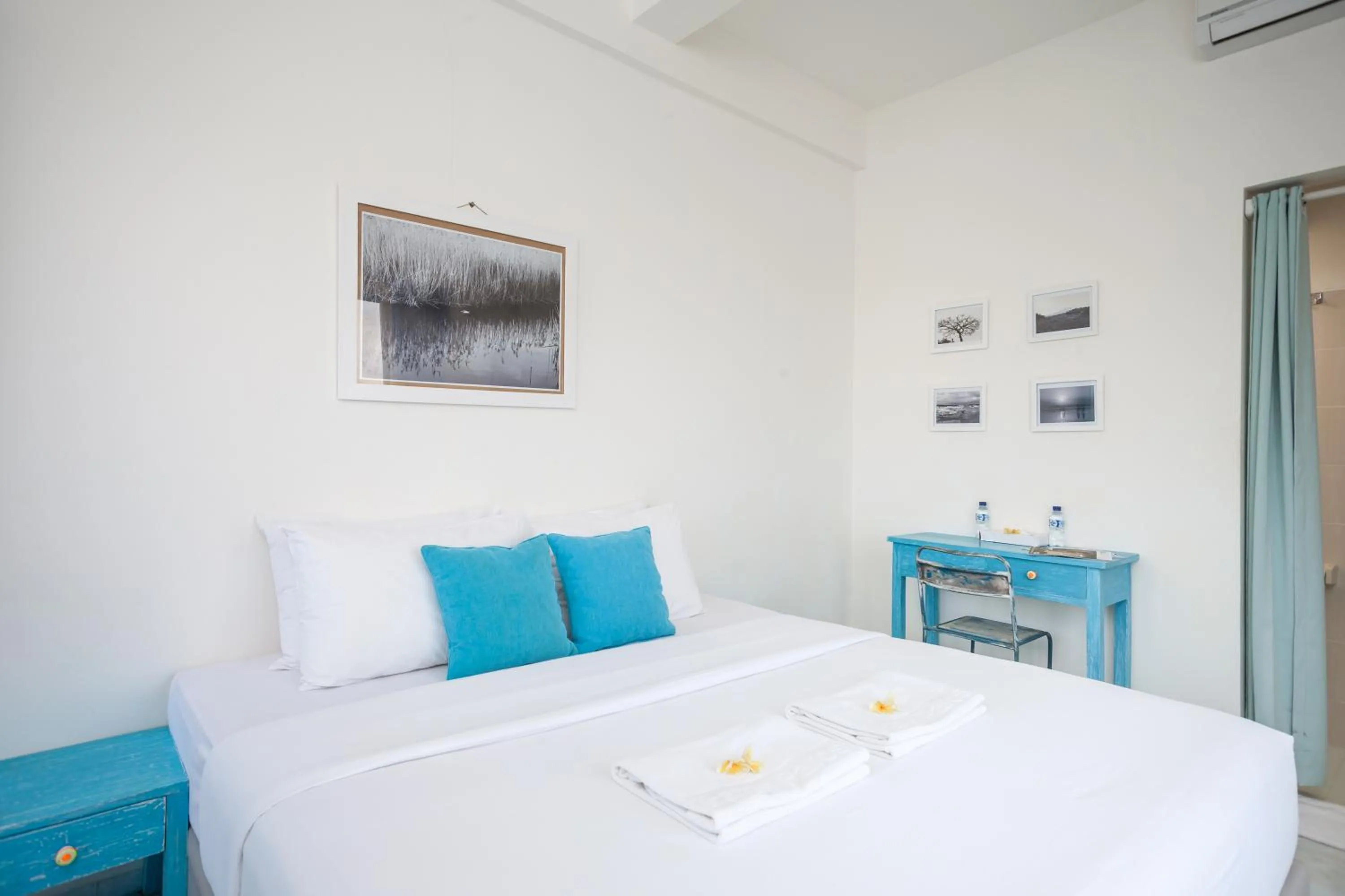 Bedroom, Bed in Paras Paros Marina Lodge