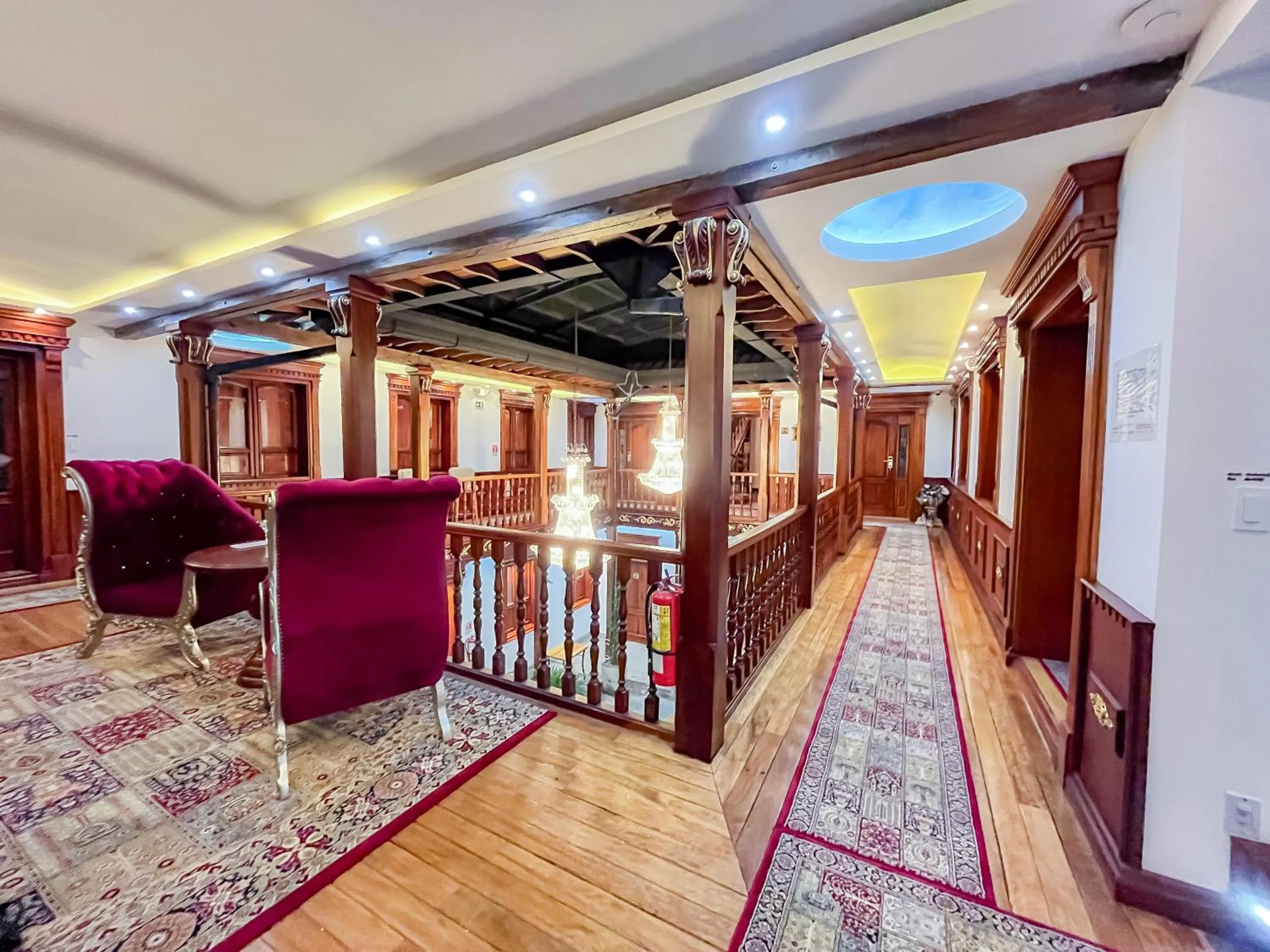 Living room in Hotel & Rooftop King Experience by David