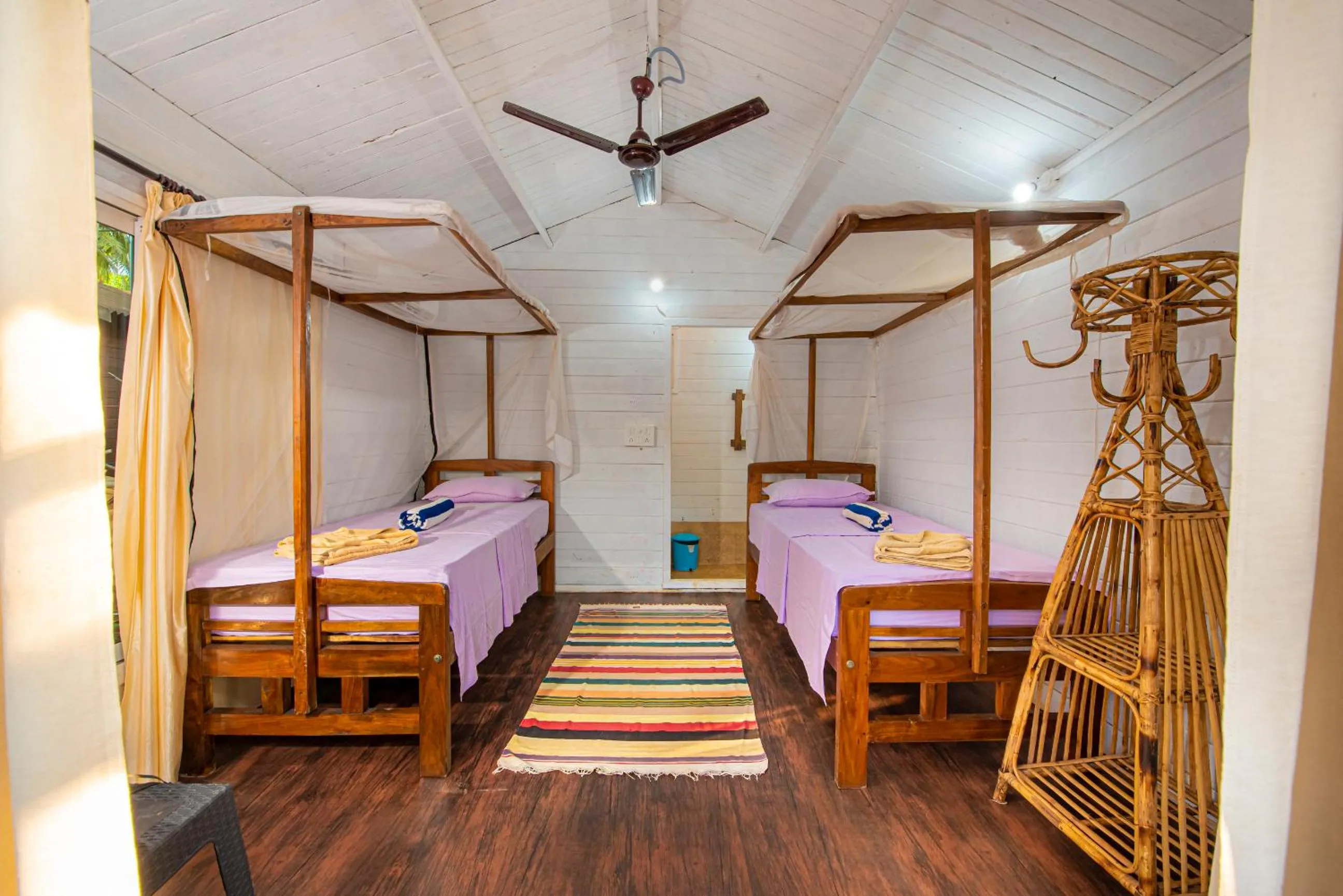 Photo of the whole room, Bed in Sea Star Resort