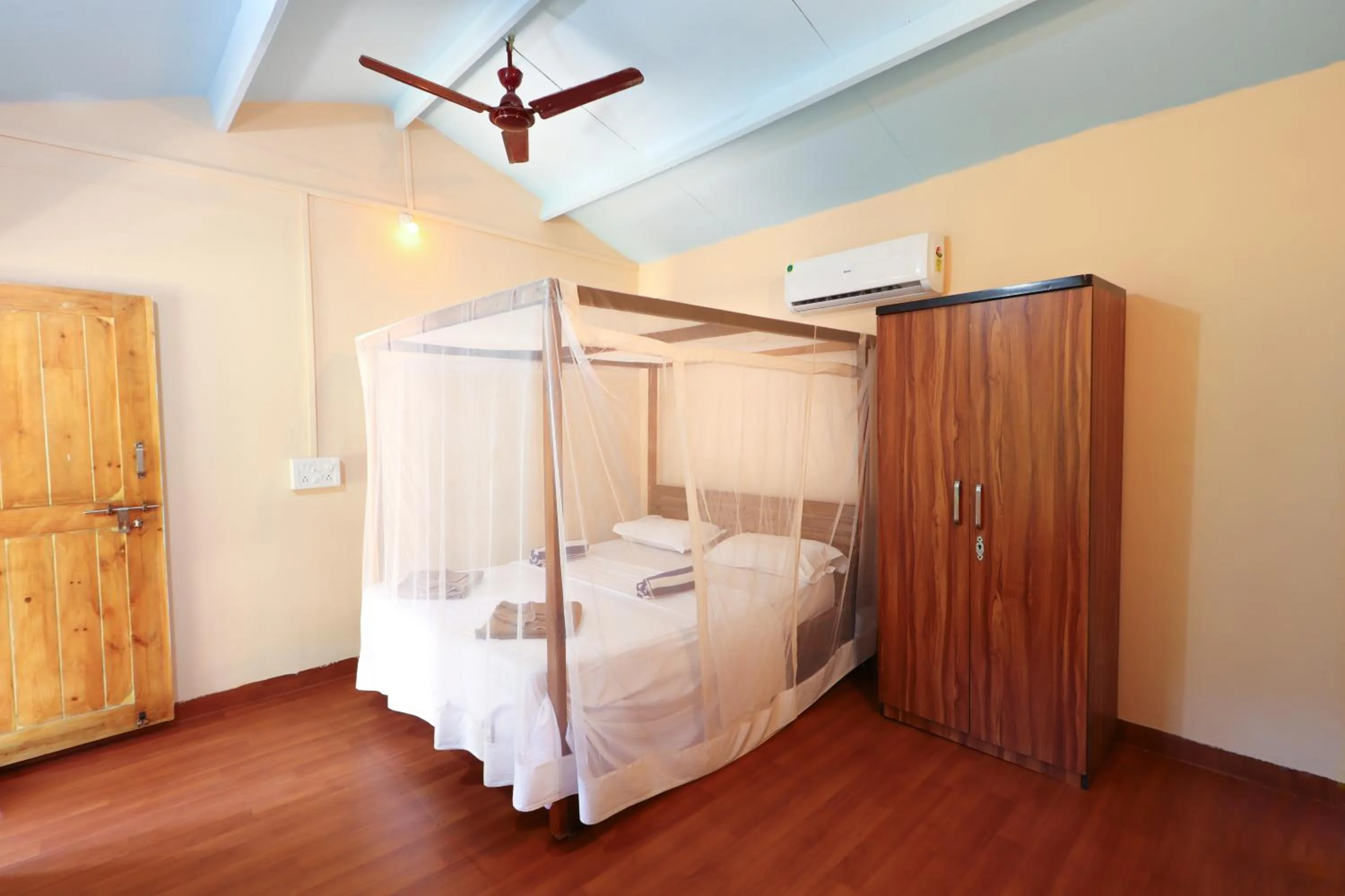 Bedroom, Bed in Sea Star Resort