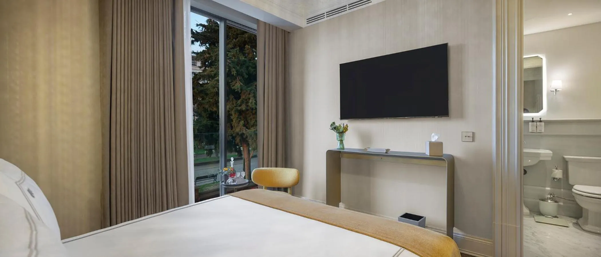 TV and multimedia, Bed in Komana Hotel Binbirdirek