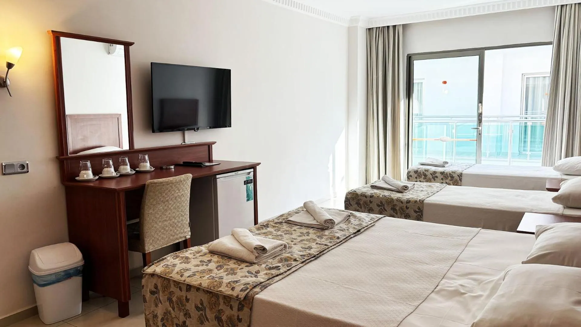 Photo of the whole room, Bed in Forum Residence Hotel