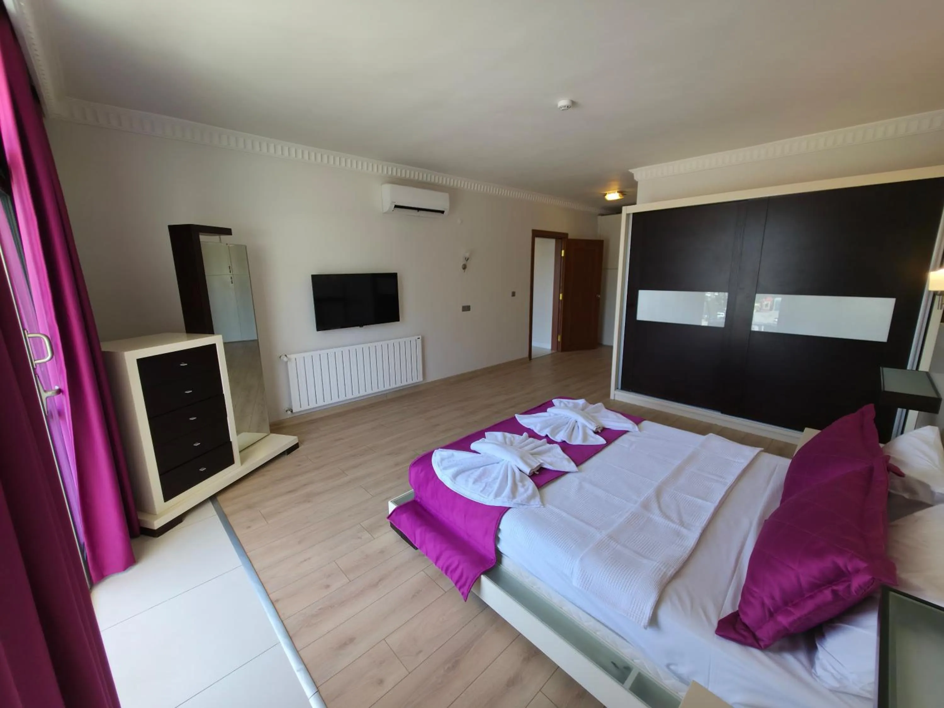 Bedroom, Bed in Forum Residence Hotel