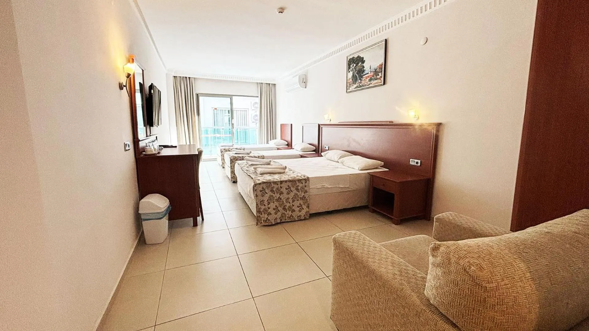 Photo of the whole room, Bed in Forum Residence Hotel