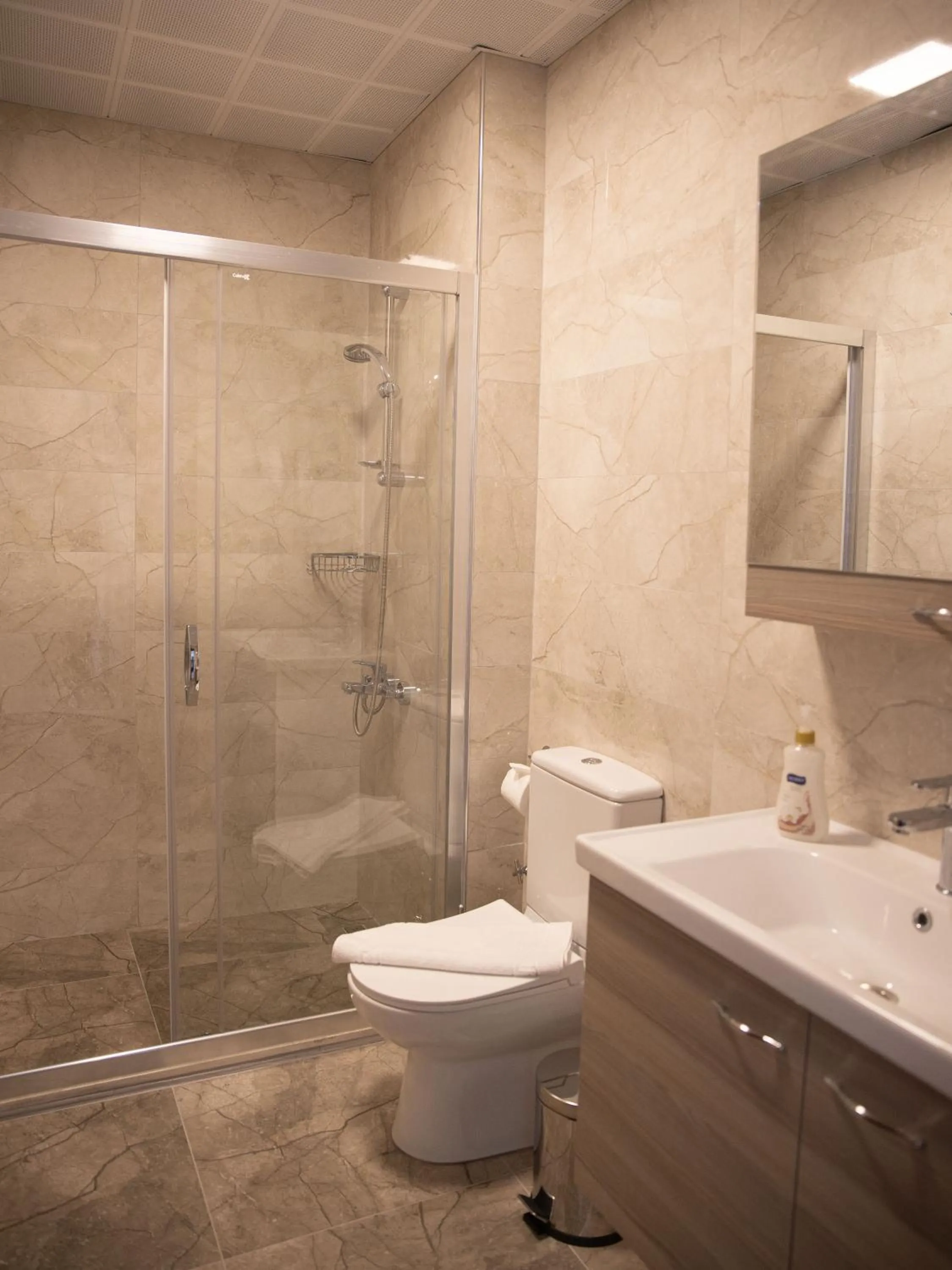 Shower in Forum Residence Hotel