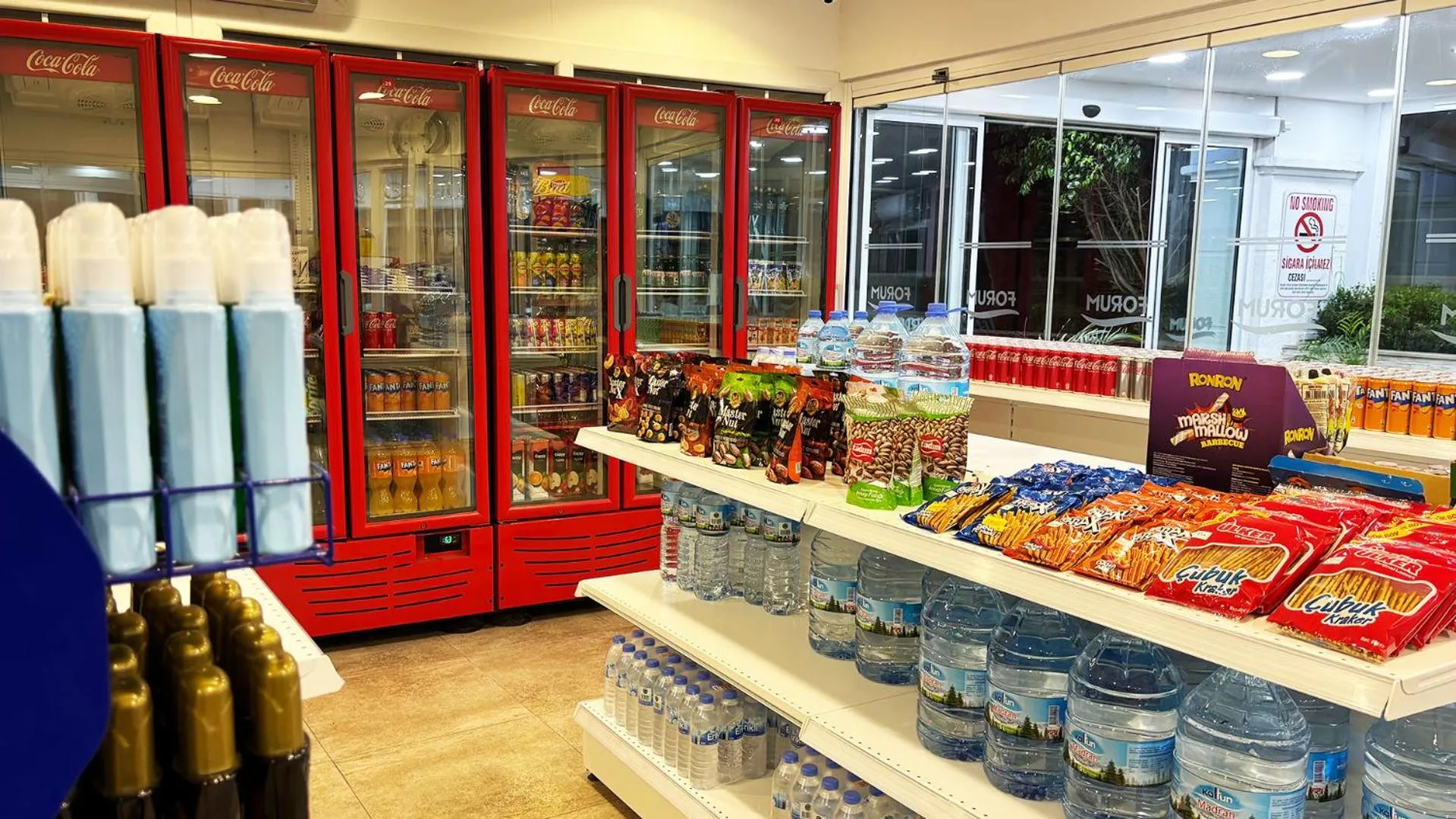 Supermarket/grocery shop in Forum Residence Hotel