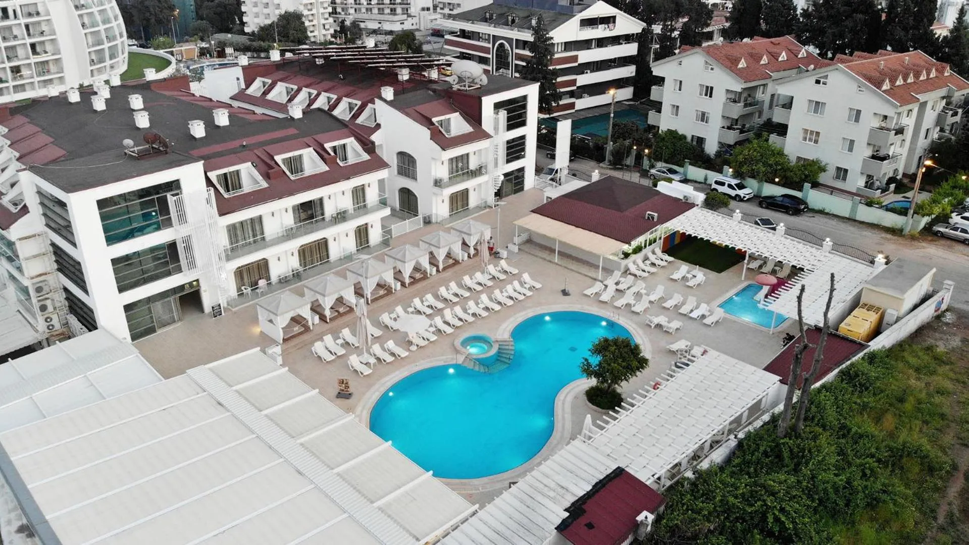 Property building in Forum Residence Hotel