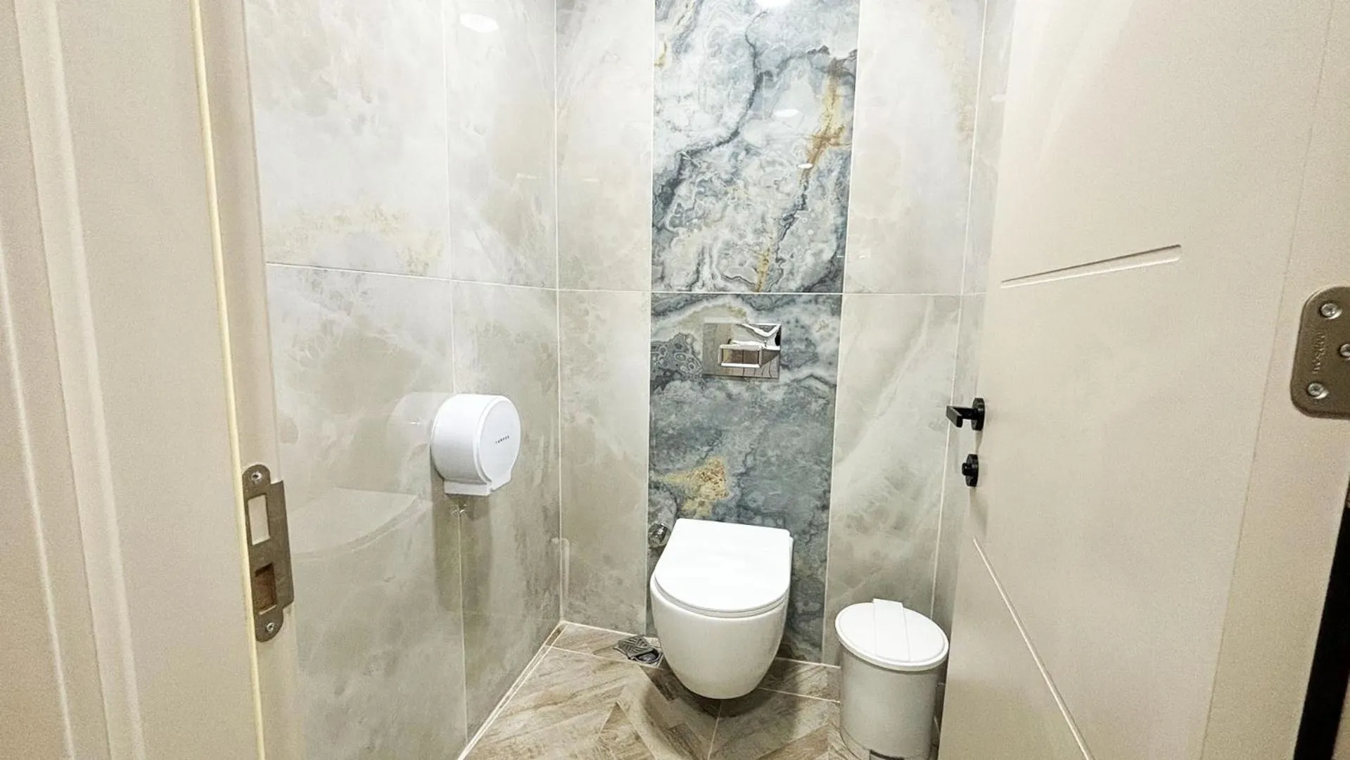 Toilet in Forum Residence Hotel