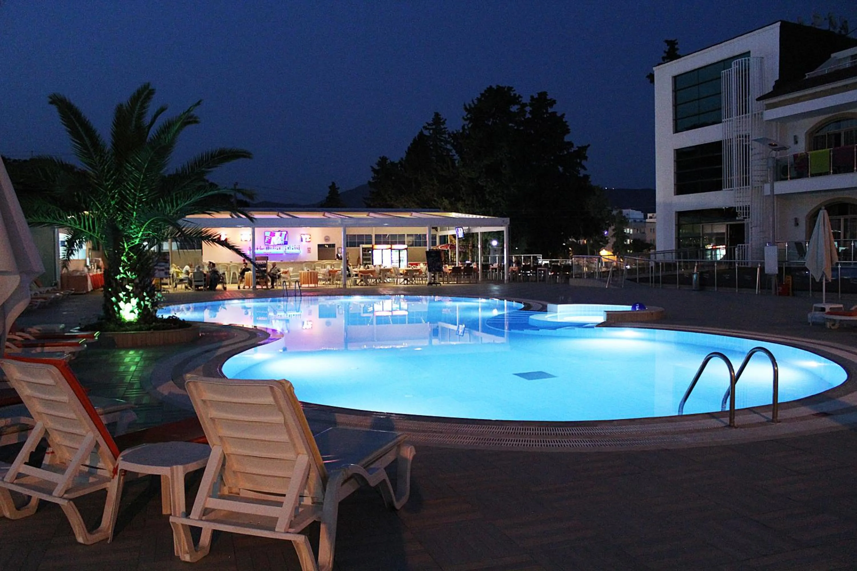 Swimming pool in Forum Residence Hotel