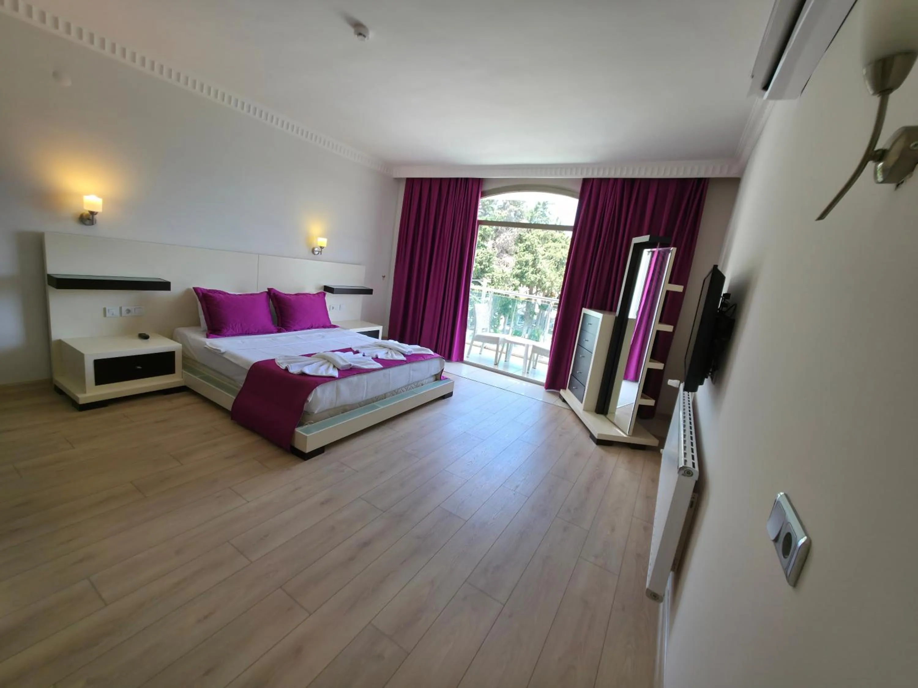 Bedroom, Bed in Forum Residence Hotel