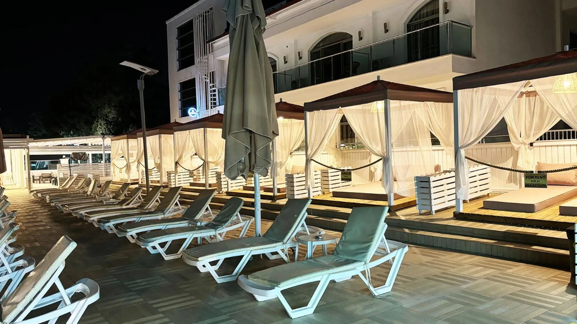 sunbed in Forum Residence Hotel