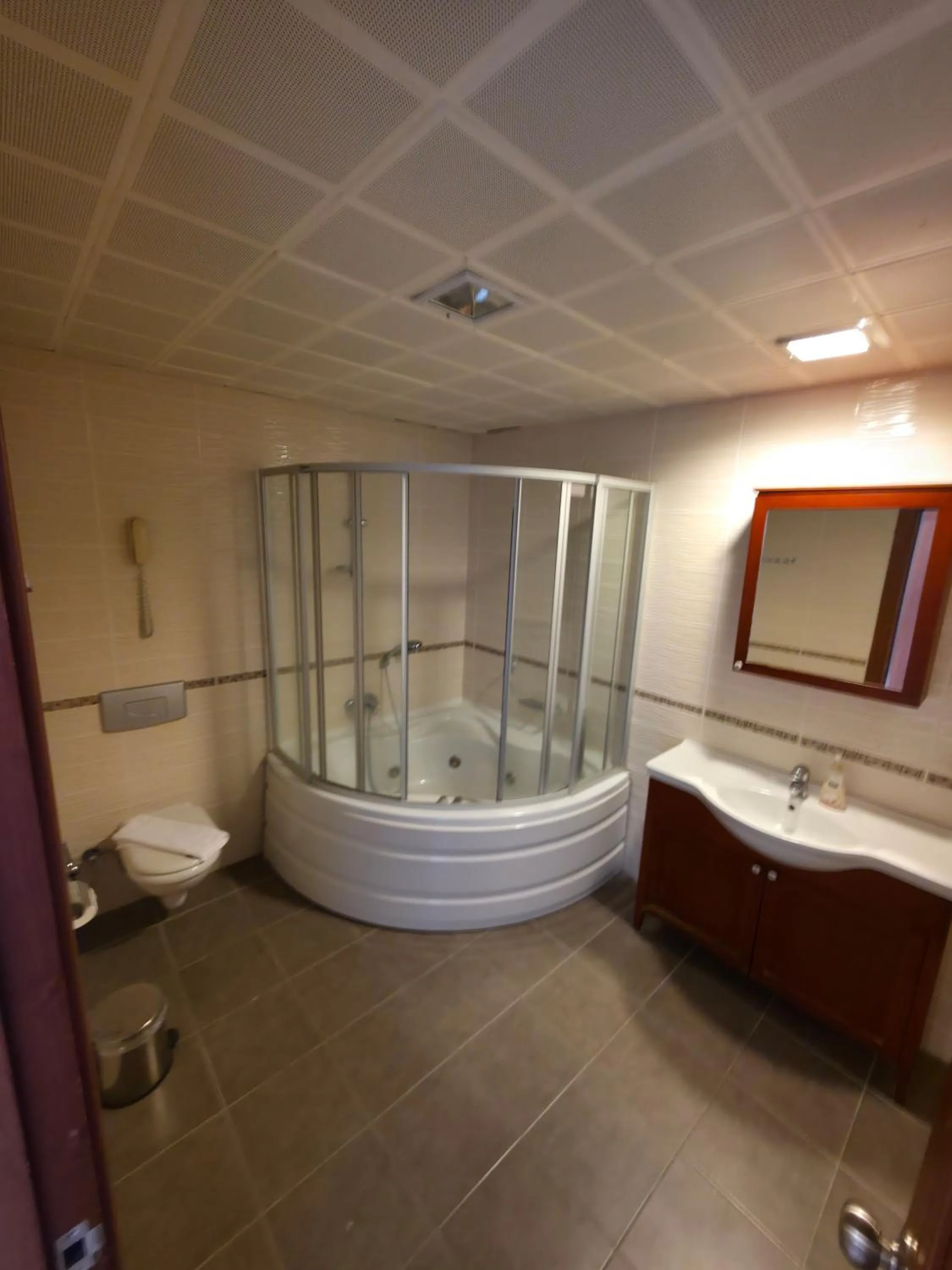 Shower in Forum Residence Hotel