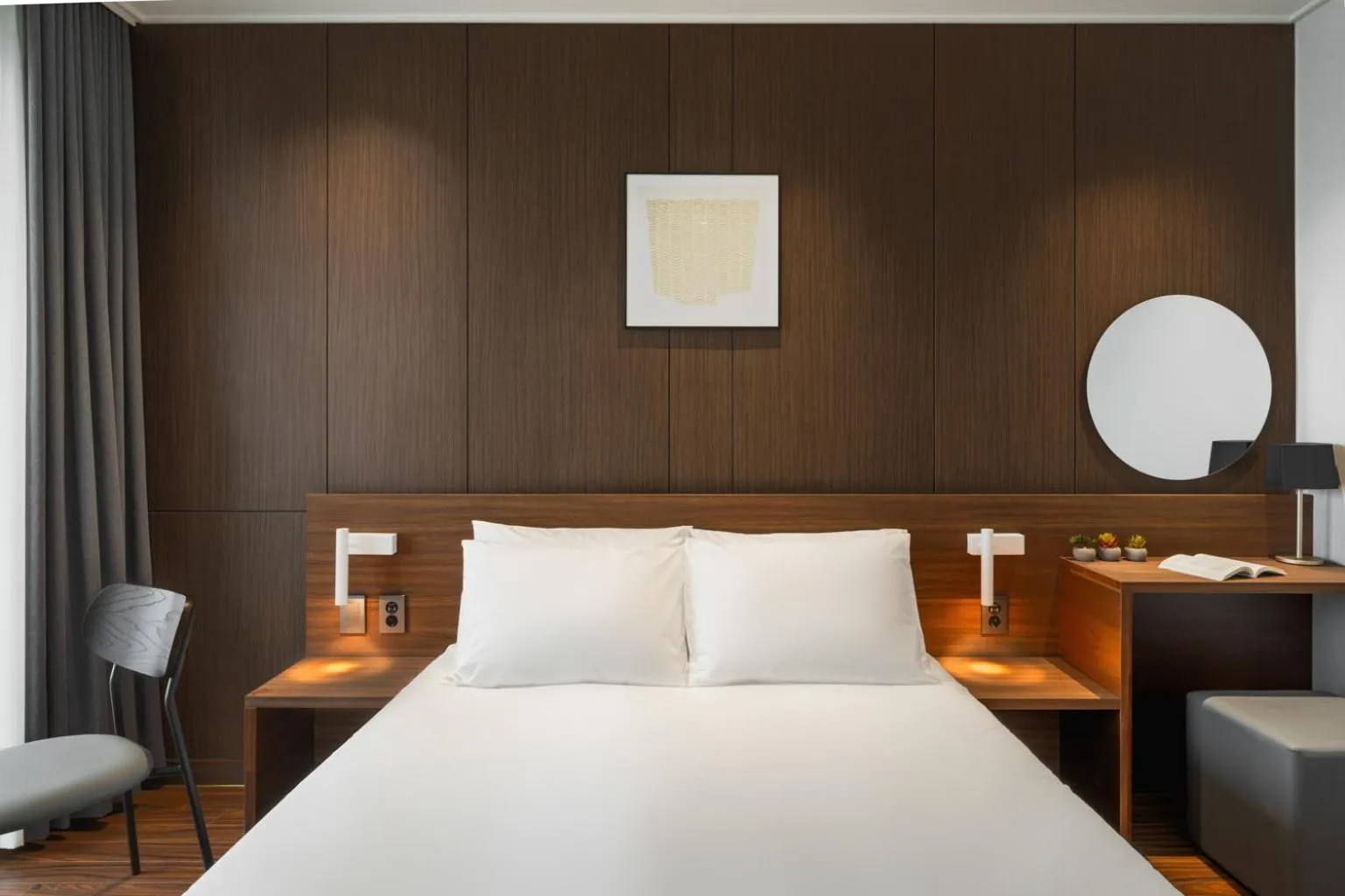 Property building, Bed in Le Collective Sokcho Beach