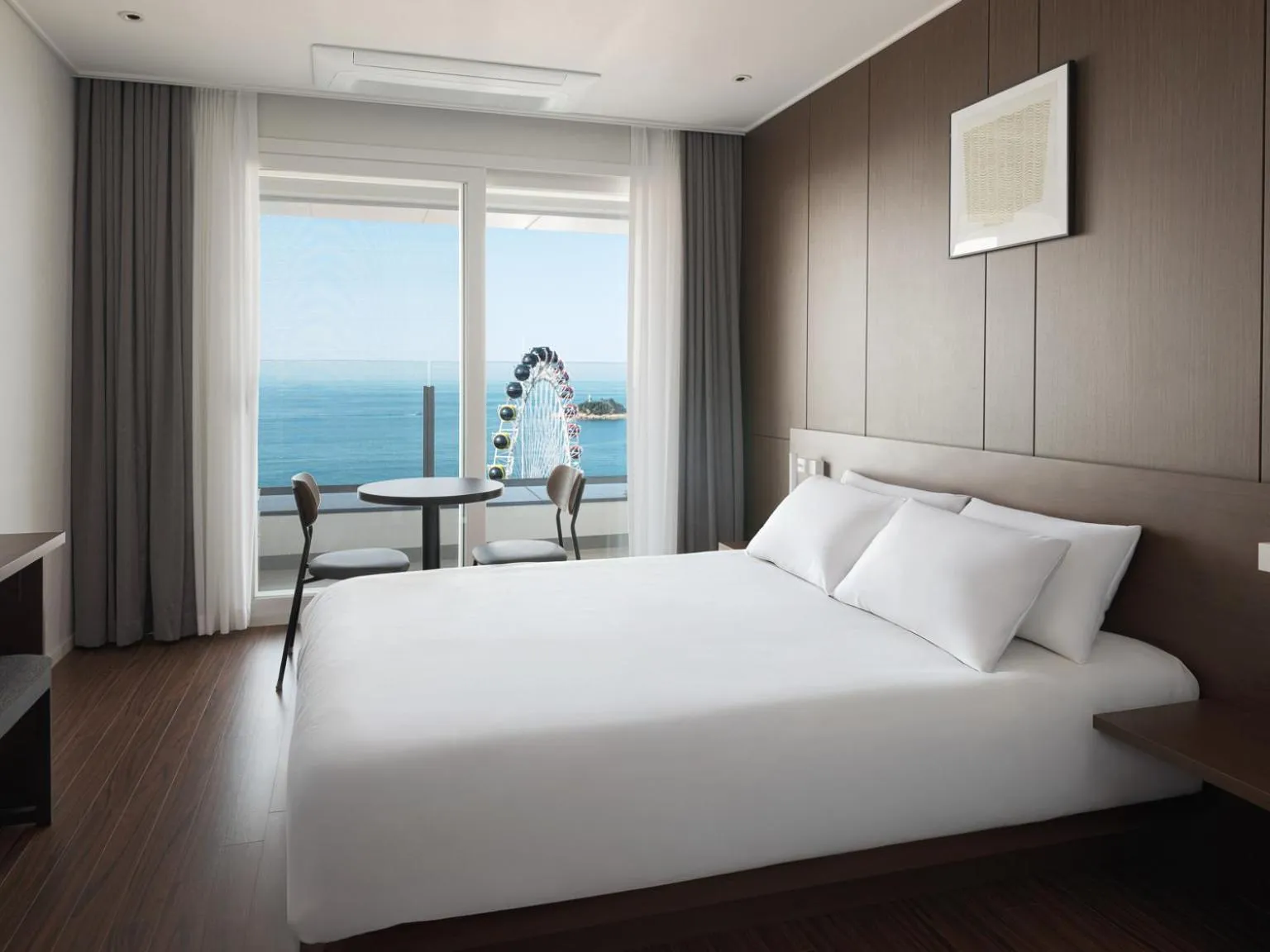Bed in Le Collective Sokcho Beach