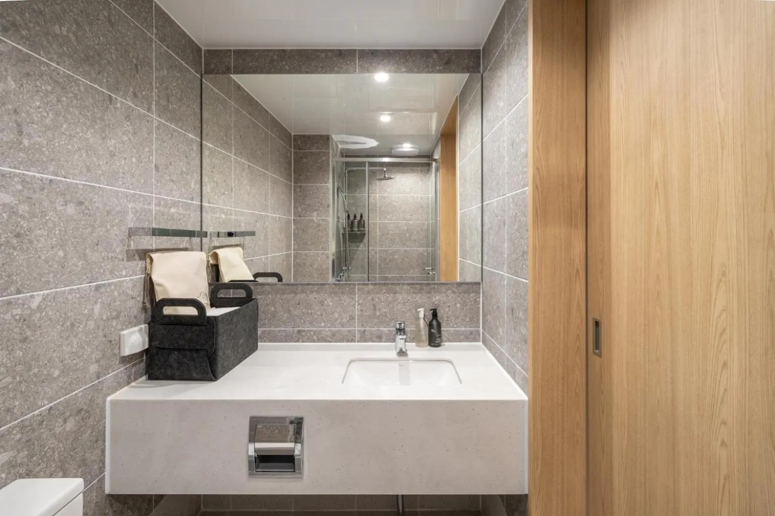 Shower in Le Collective Sokcho Beach