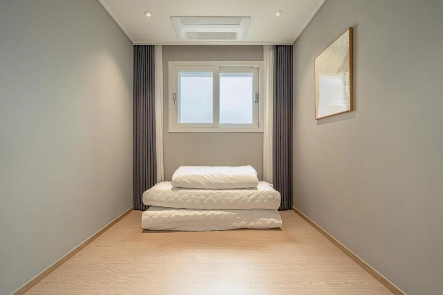 Bedroom, Bed in Le Collective Sokcho Beach