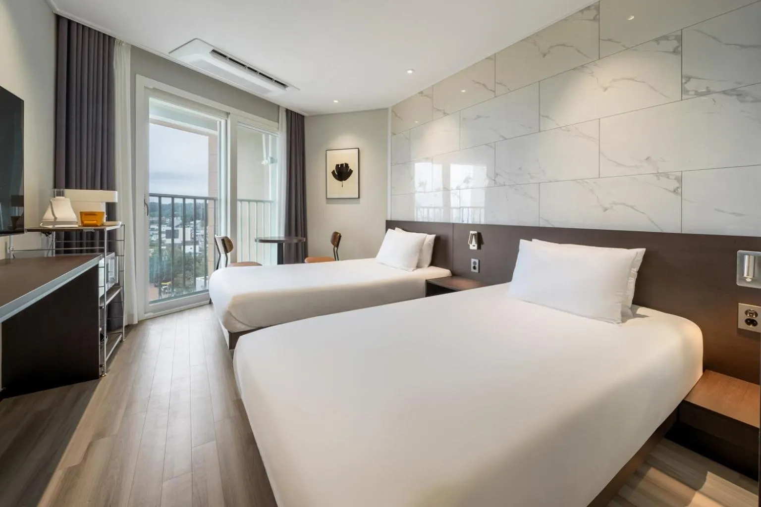 Bed in Le Collective Sokcho Beach