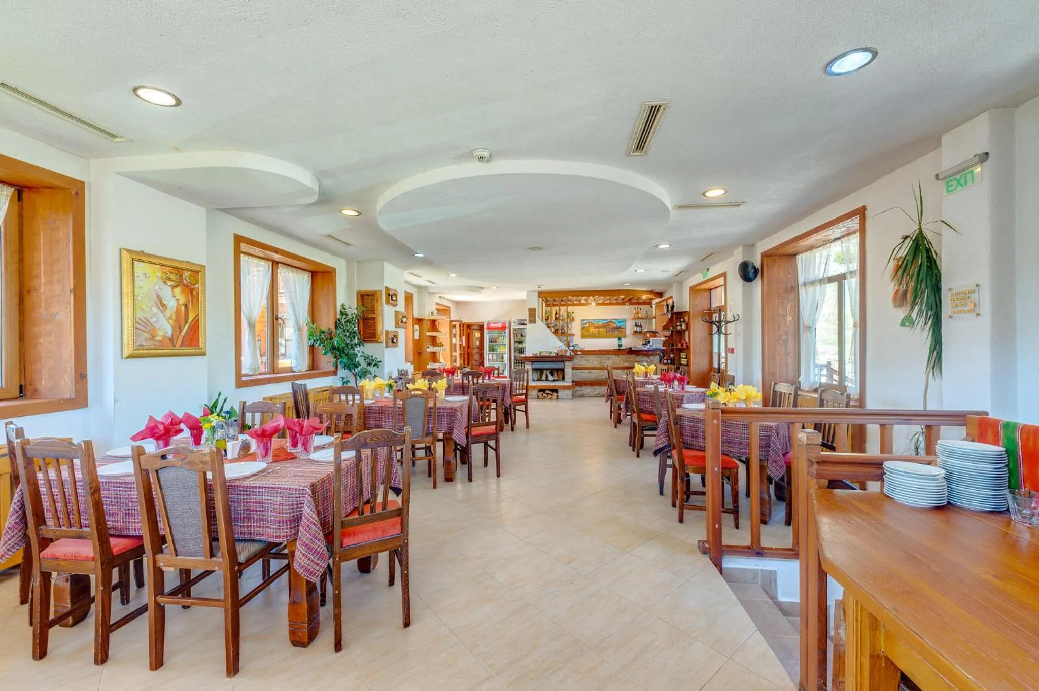 Restaurant/places to eat in Hotel Mursal