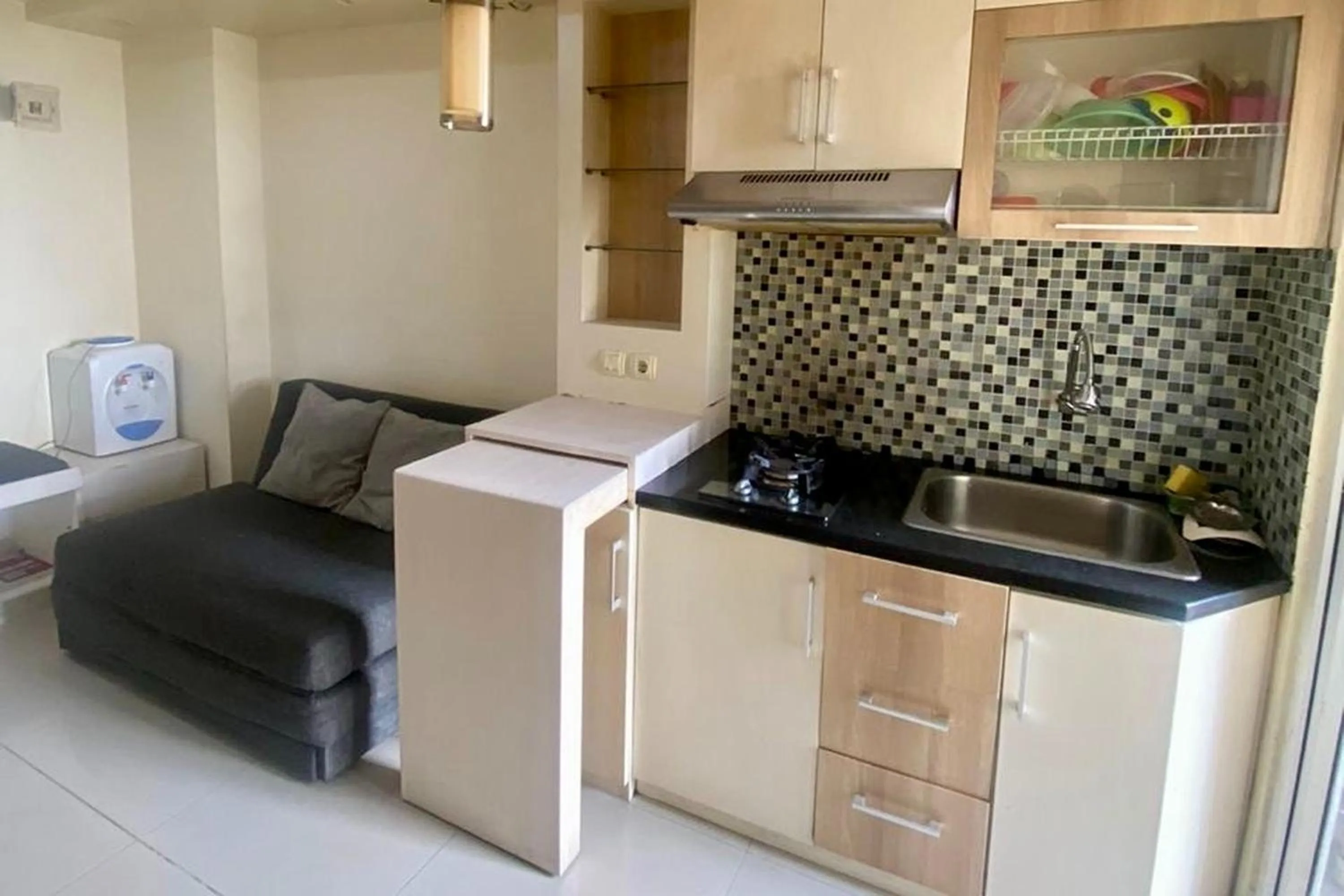 Kitchen or kitchenette in Green Pramuka by Uchi Property