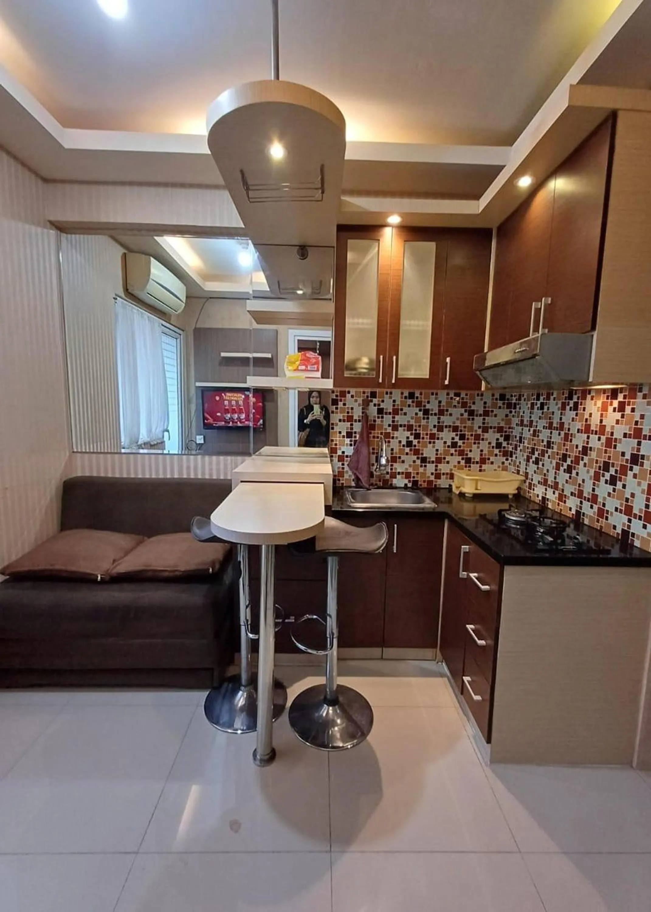 Dining area in Green Pramuka by Uchi Property