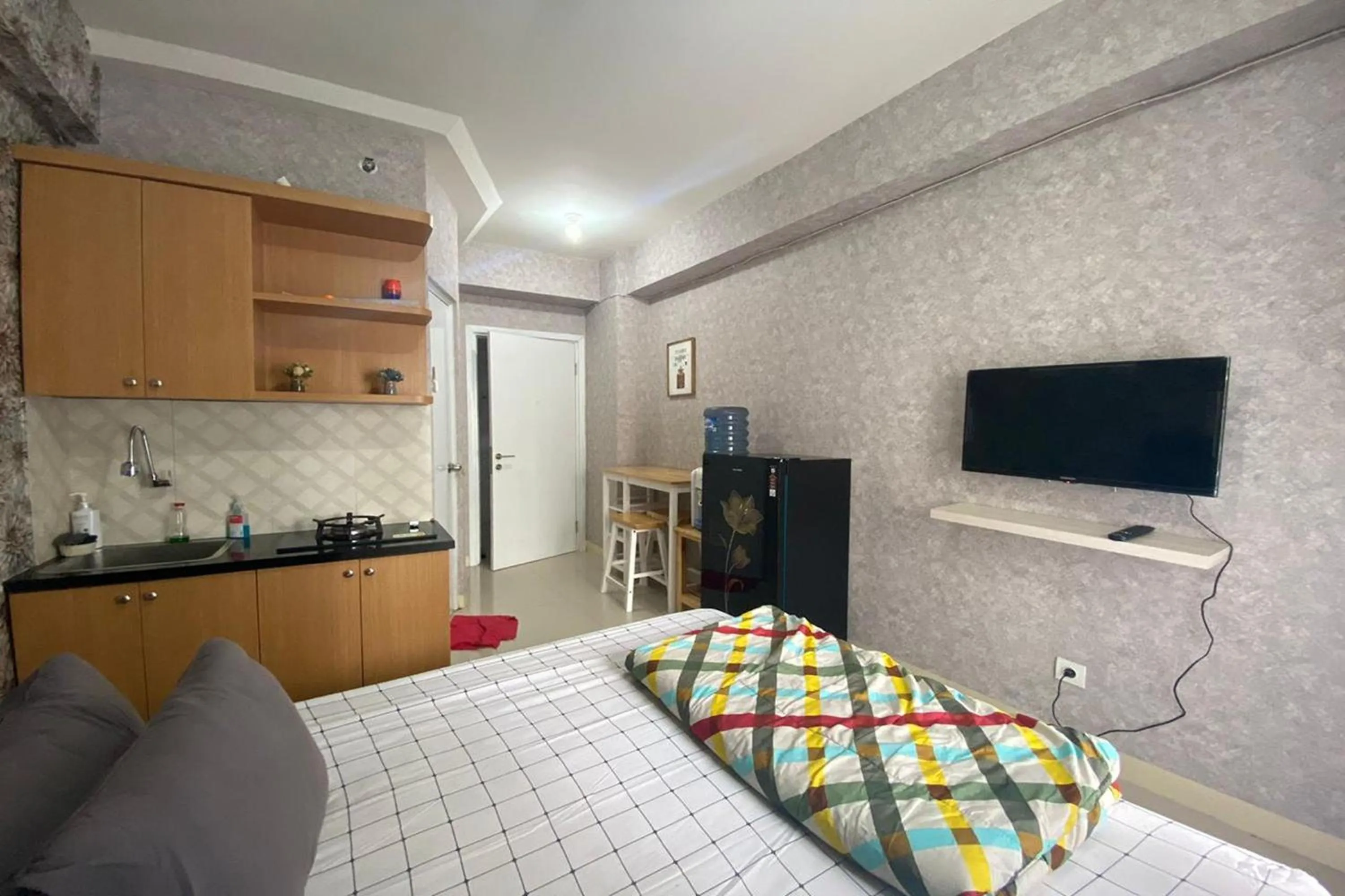 Bed in Green Pramuka by Uchi Property