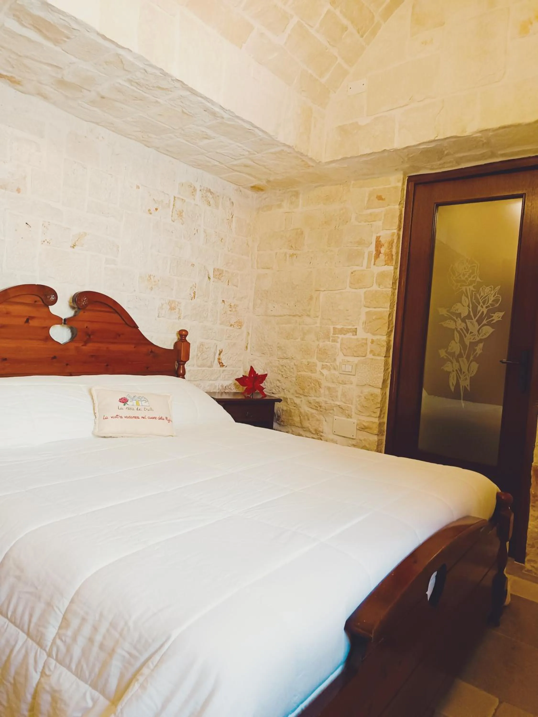 Bed in La Rosa dei Trulli B&B