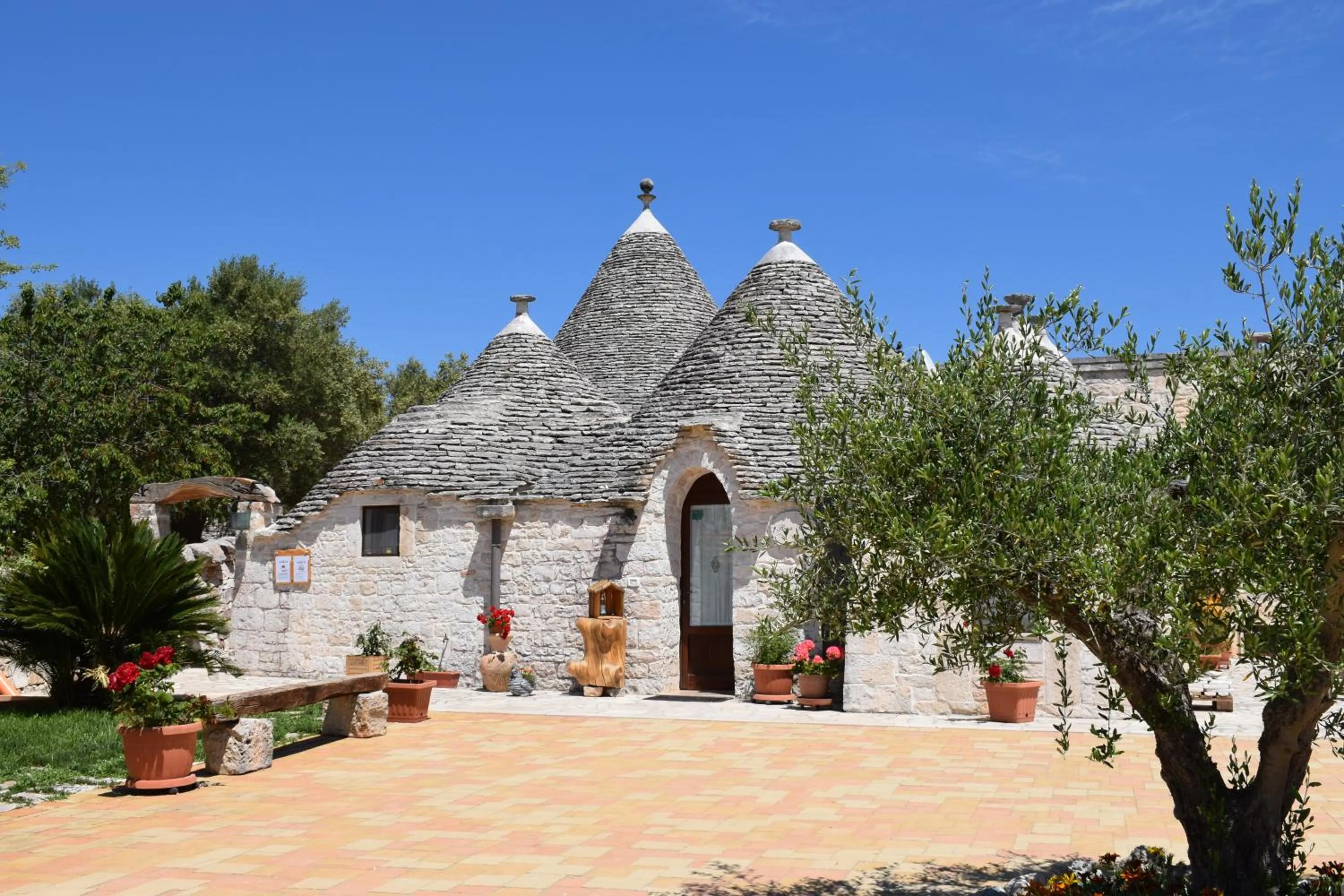 Property building in La Rosa dei Trulli B&B