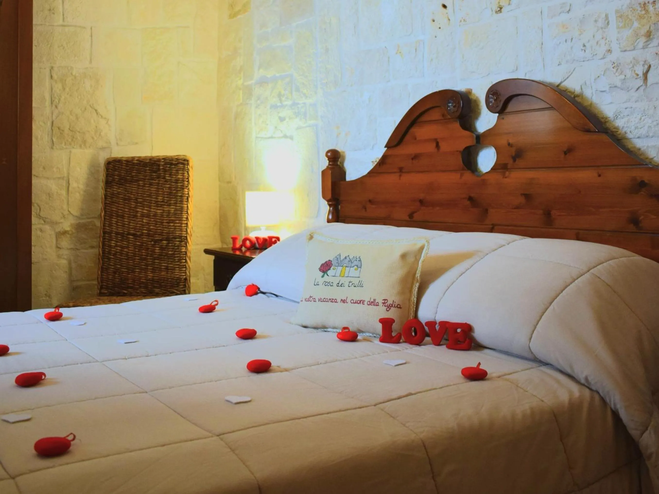 Bed in La Rosa dei Trulli B&B