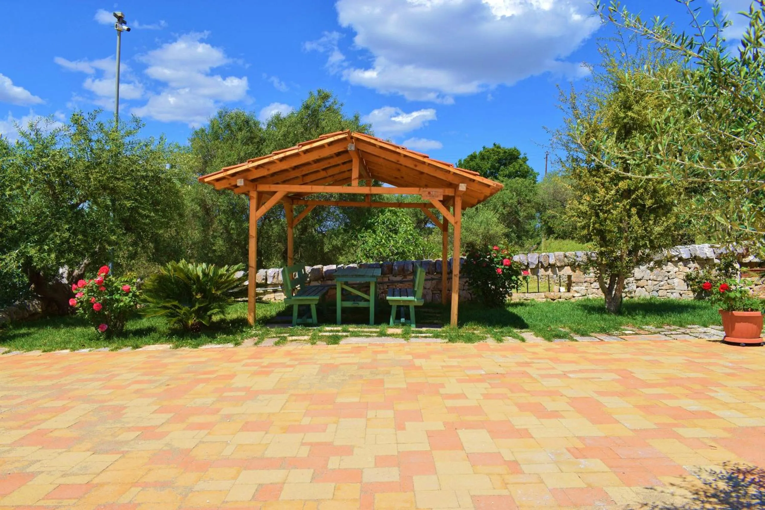 Patio in La Rosa dei Trulli B&B