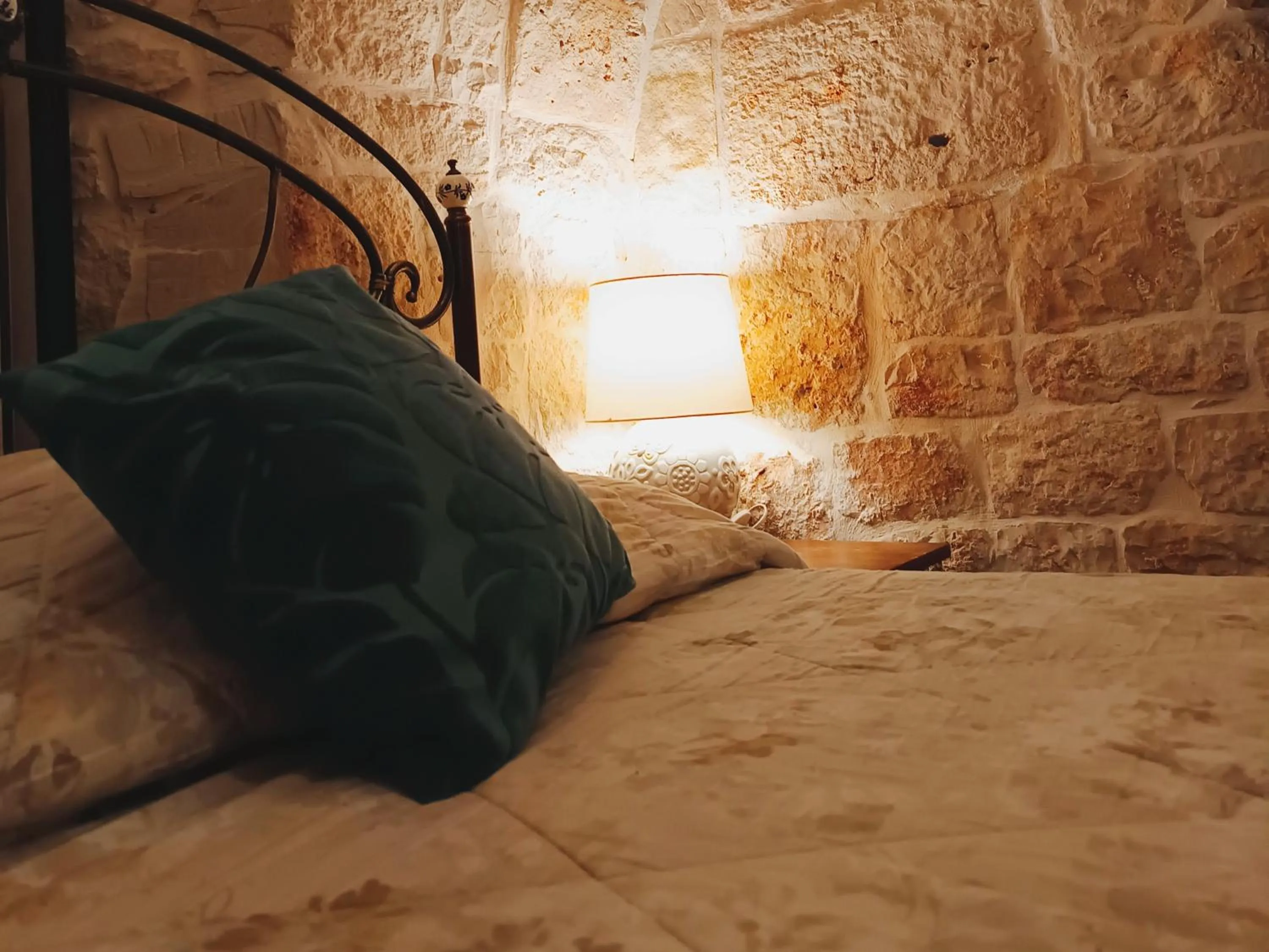 Bed in La Rosa dei Trulli B&B