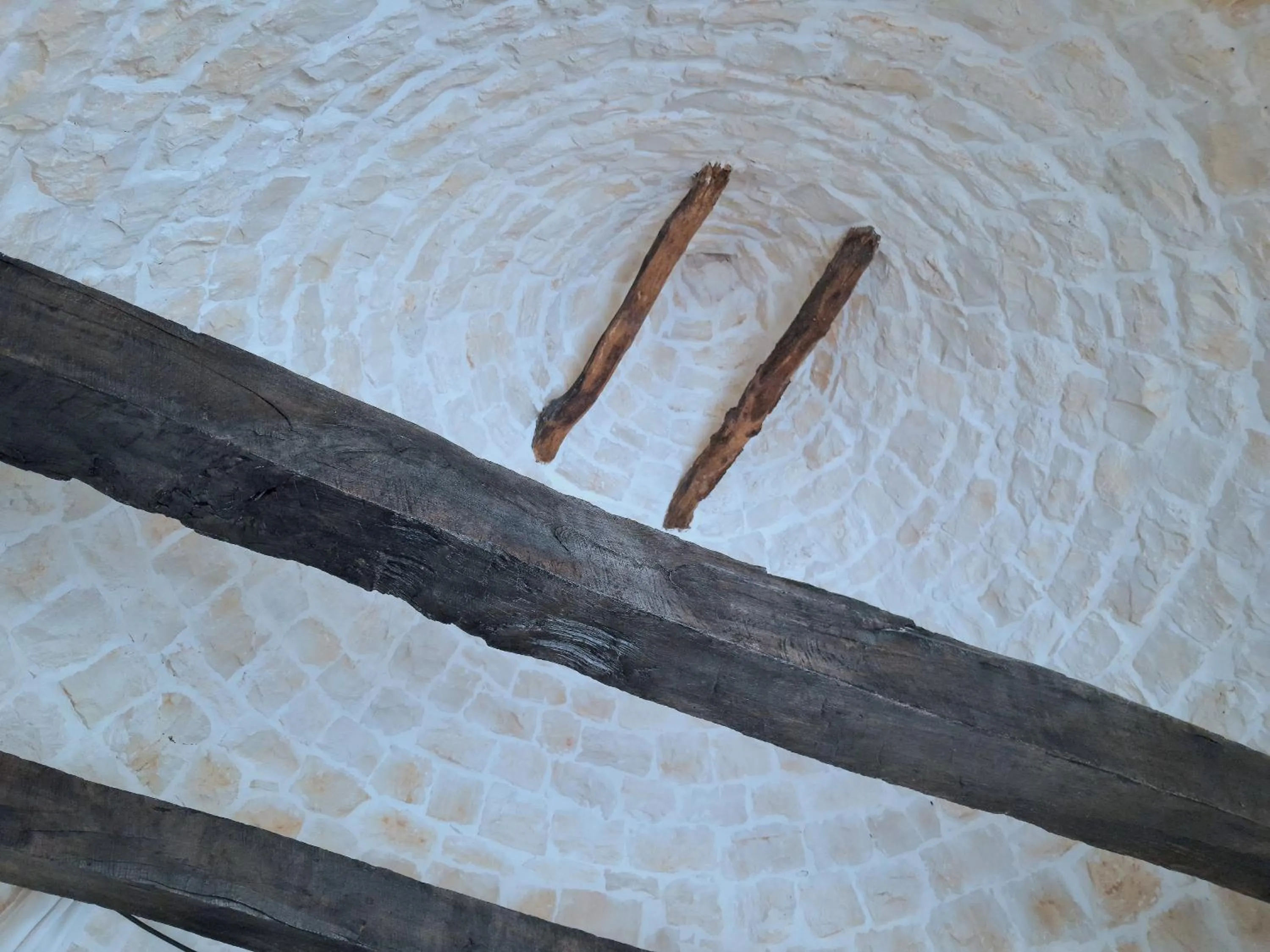 Decorative detail in La Rosa dei Trulli B&B