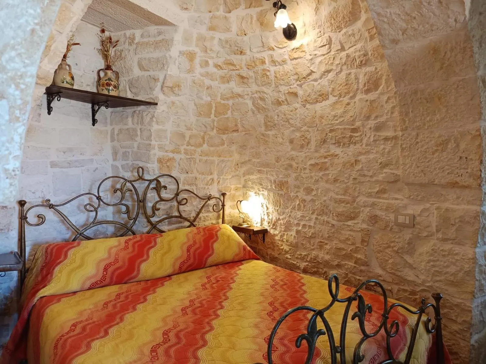Bed in La Rosa dei Trulli B&B
