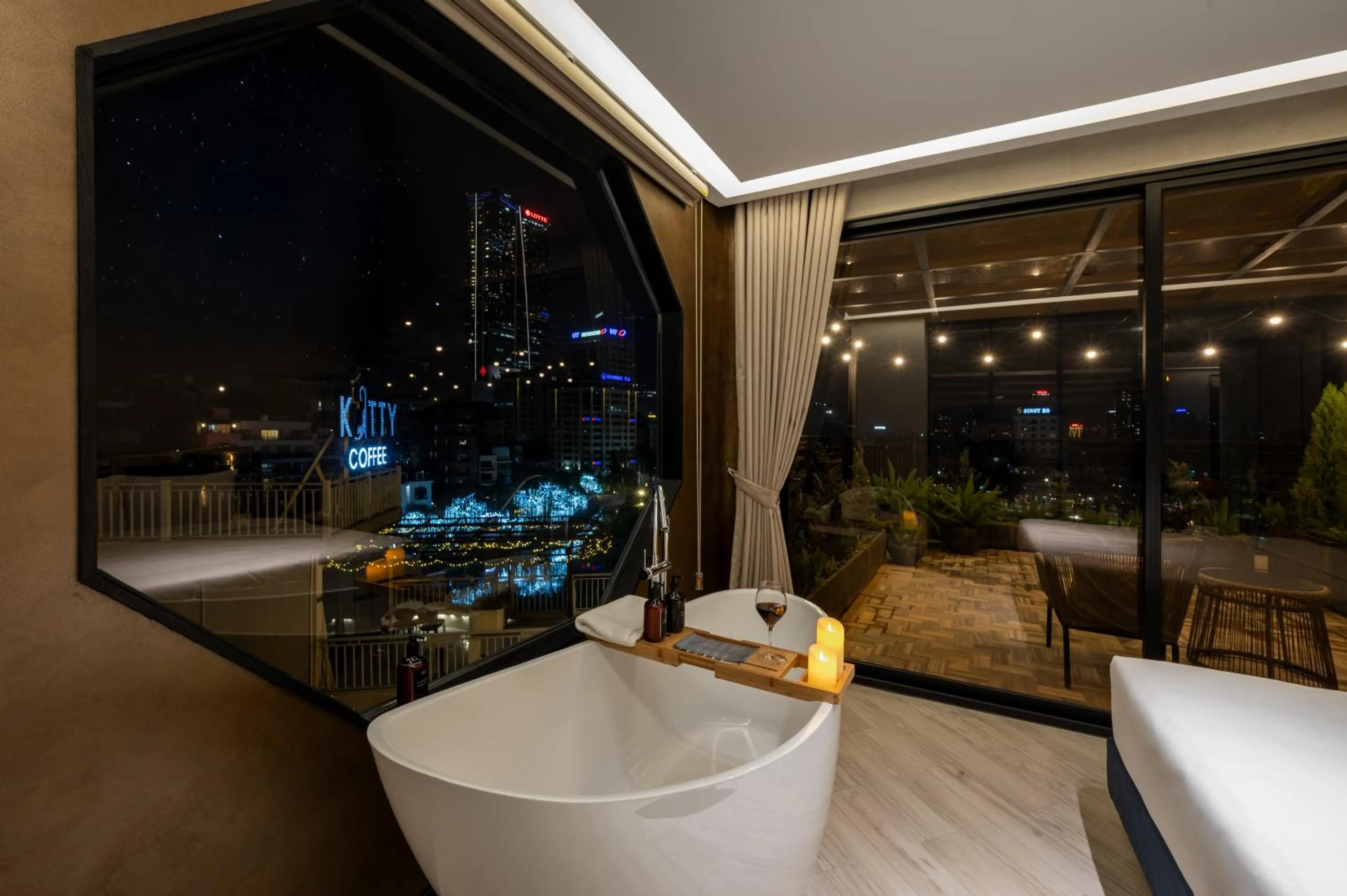 Balcony/Terrace in iRest Signature Ba Dinh Lakeside