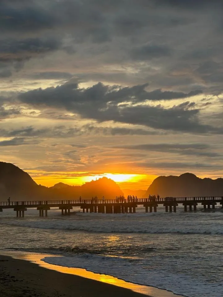 Beach in Lakwa Motel Lio