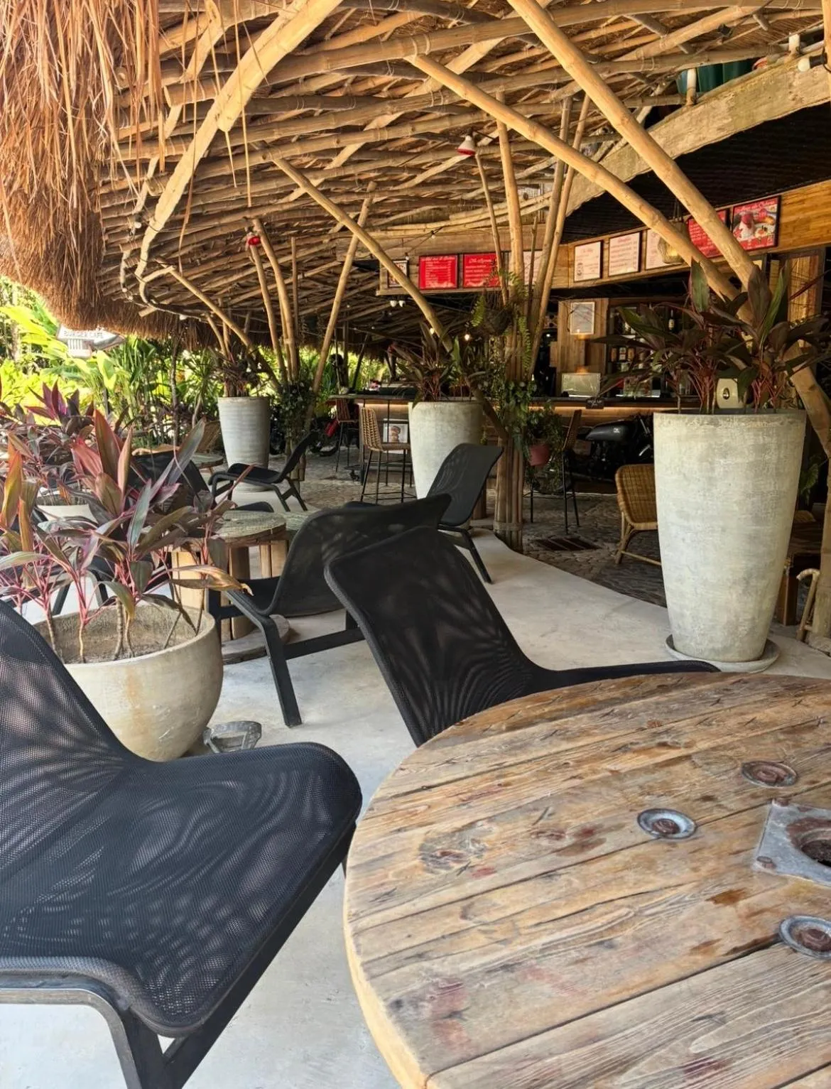 Restaurant/places to eat in Lakwa Motel Lio