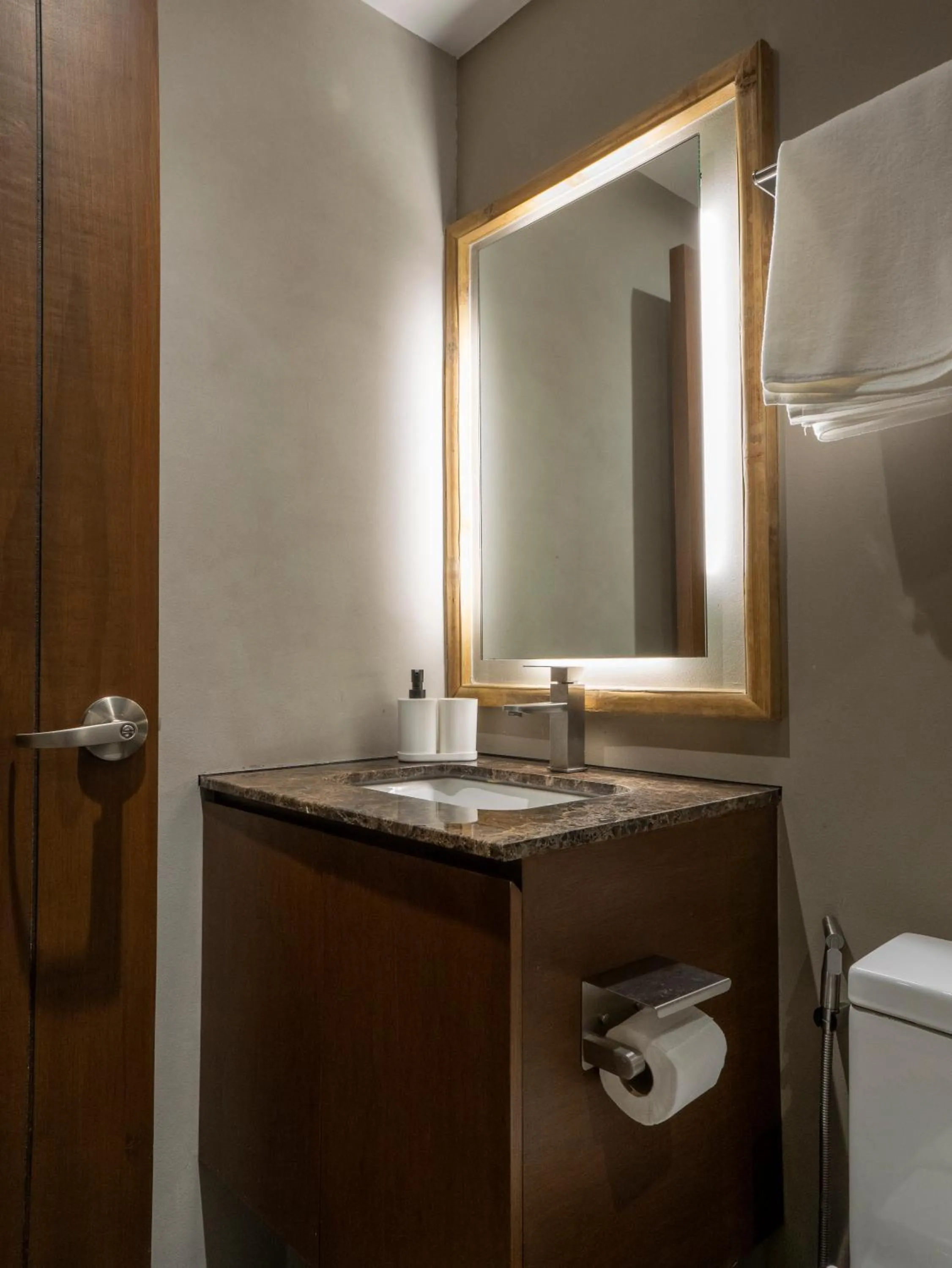 Bathroom in Lakwa Motel Lio