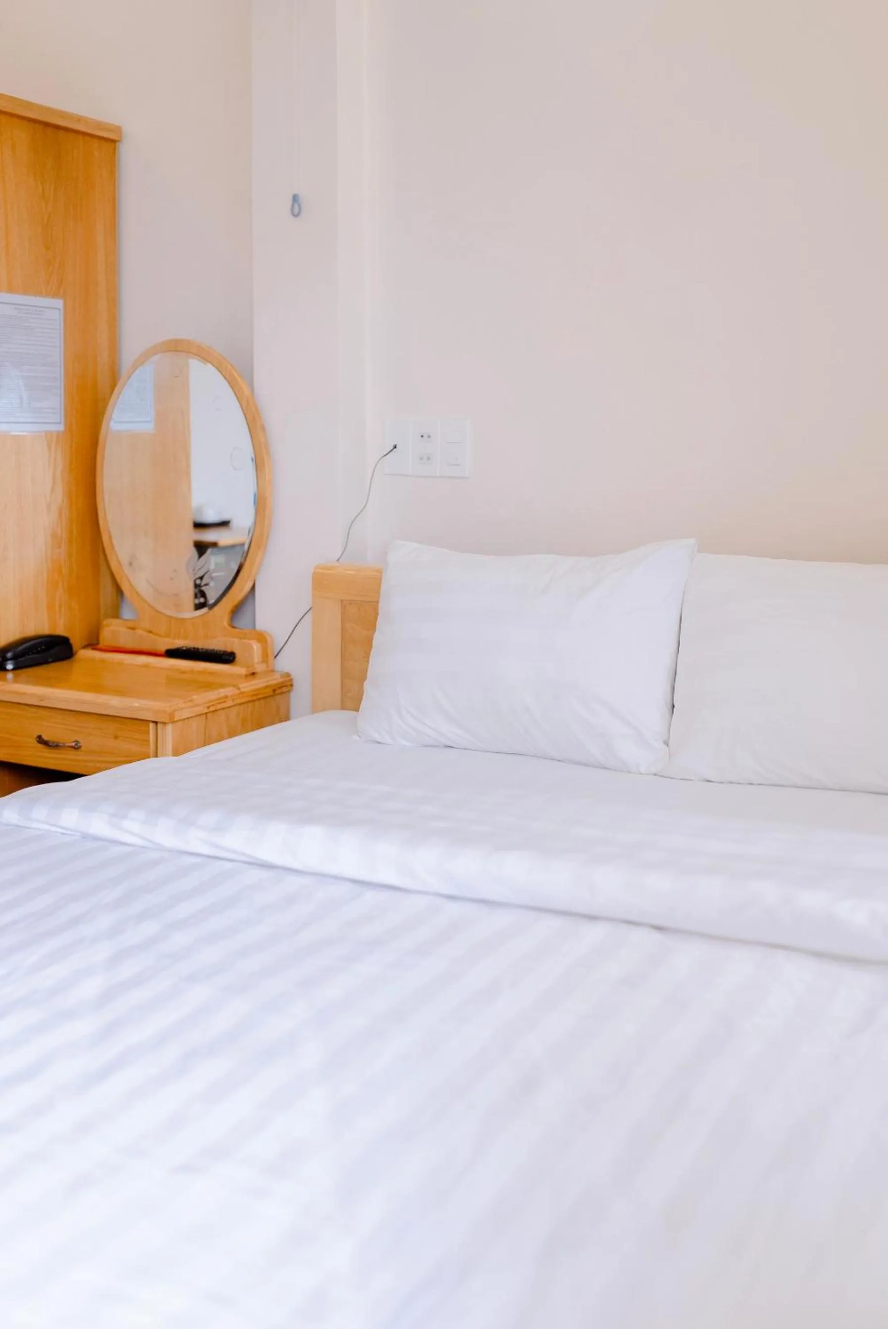 Photo of the whole room, Bed in Mylan Hotel Đà Lạt by HOFs