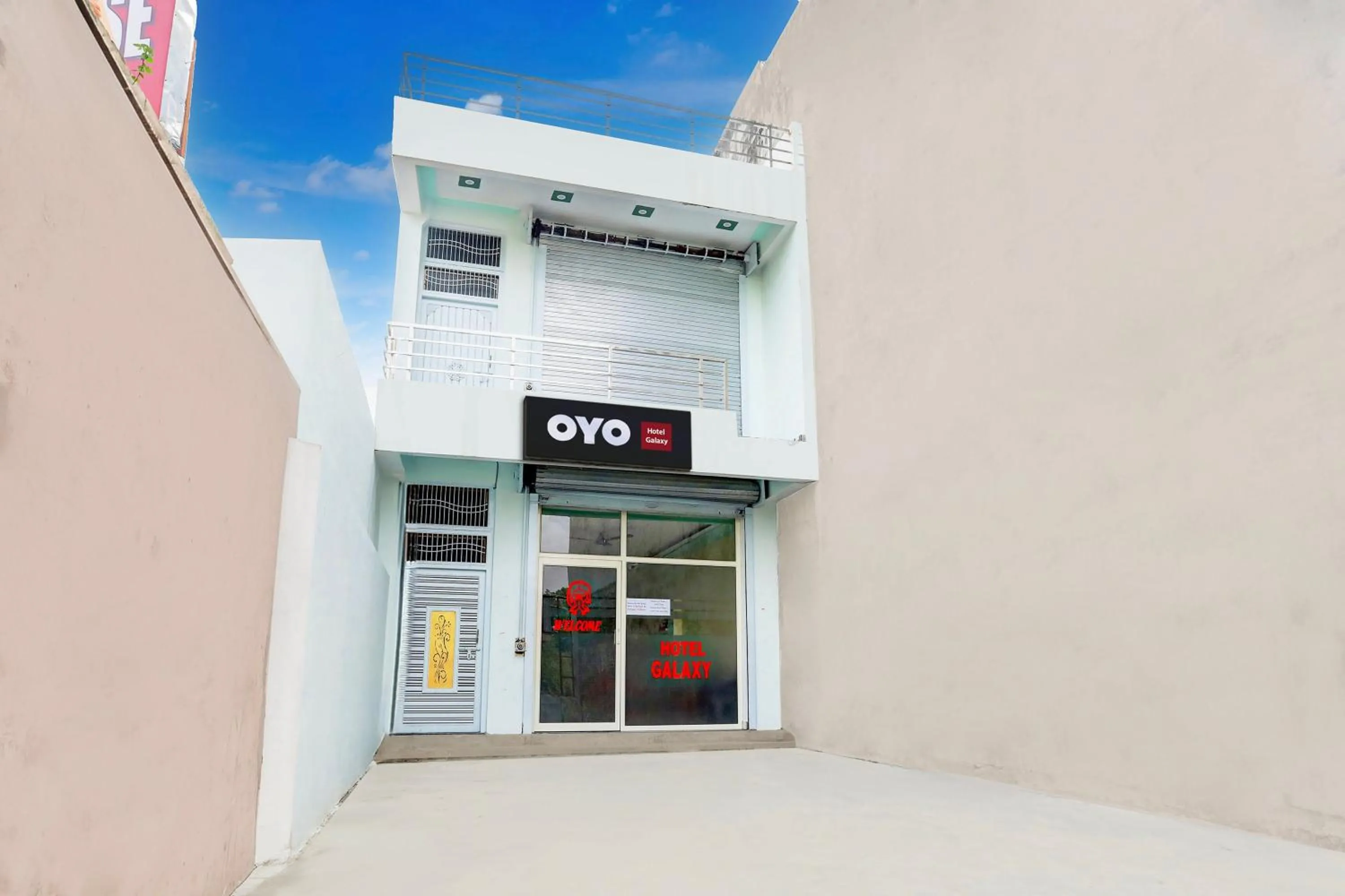 Facade/entrance in Hotel O Galaxy