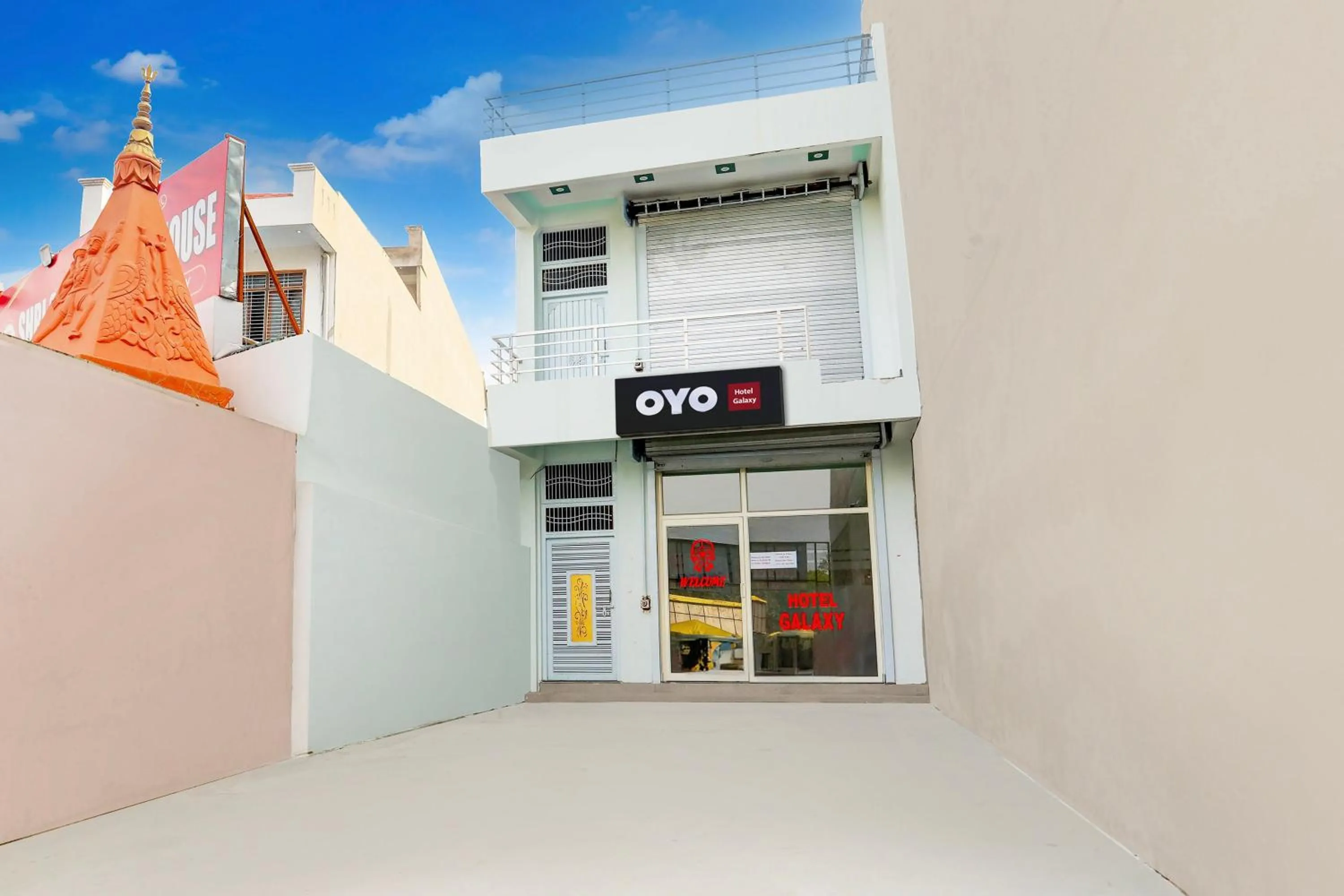 Facade/entrance in Hotel O Galaxy