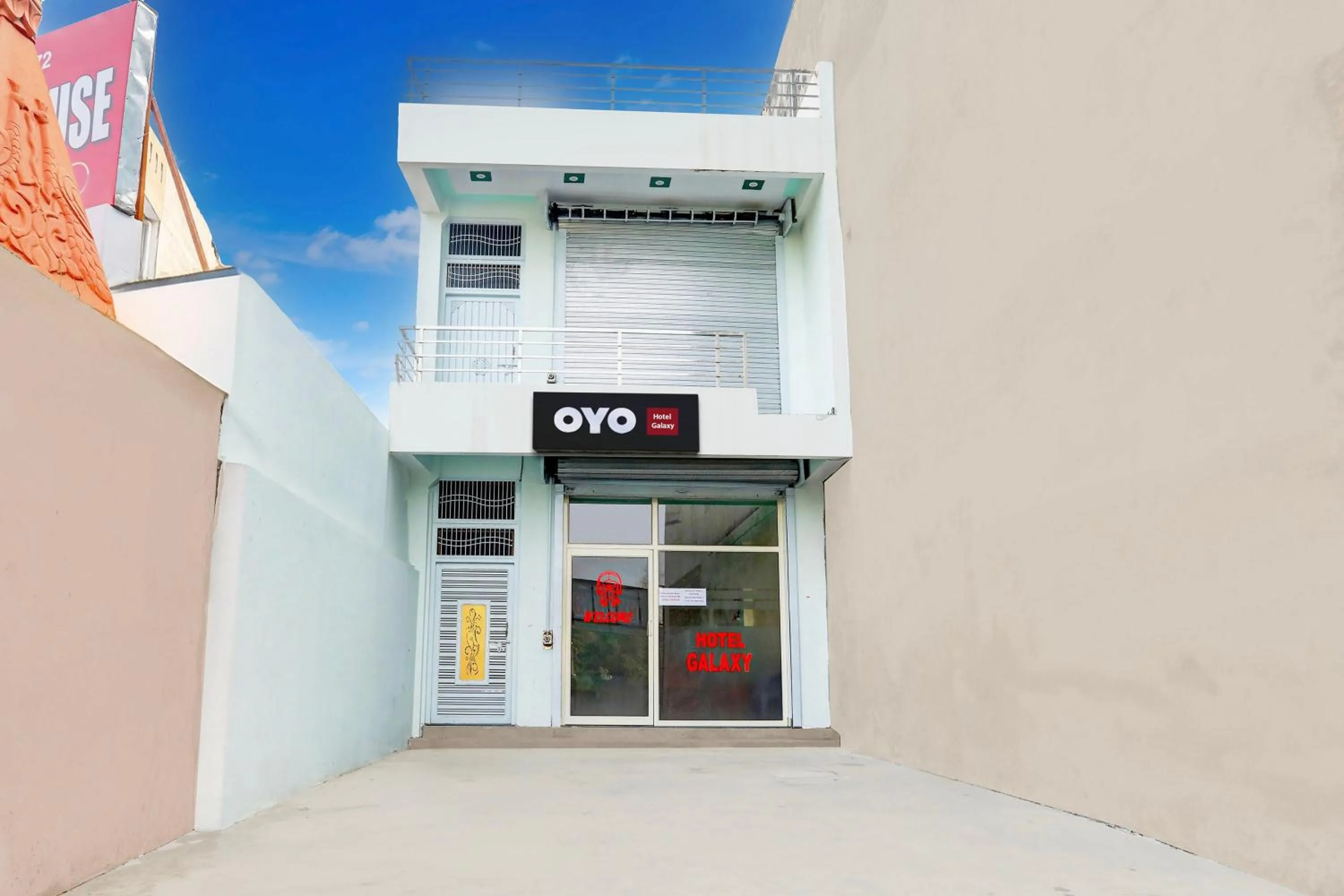 Facade/entrance in Hotel O Galaxy