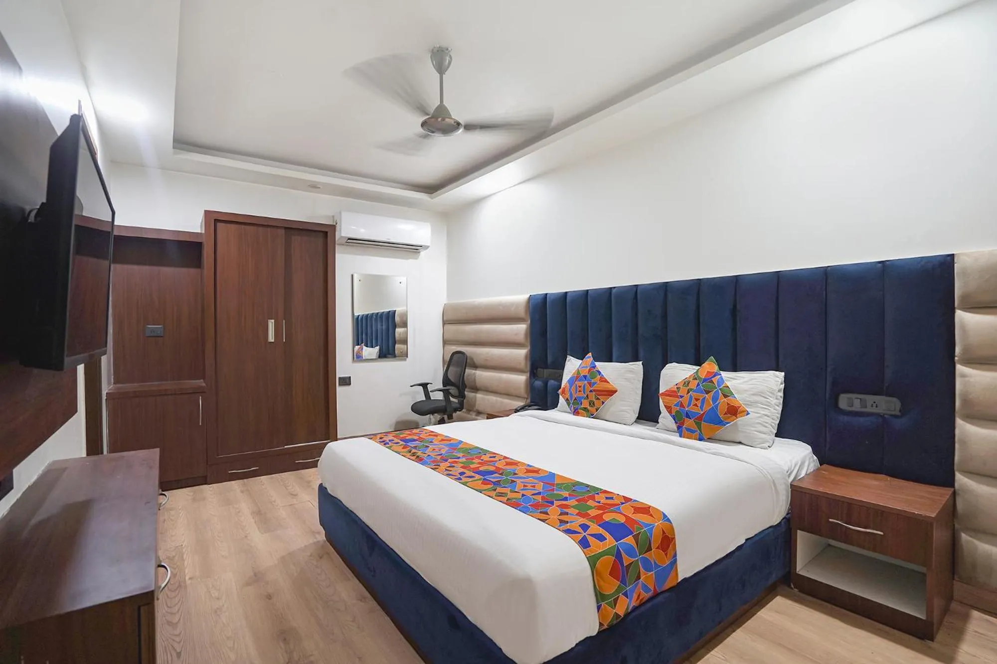 Bed in FabHotel Golden Eye Inn - Nehru Place Market