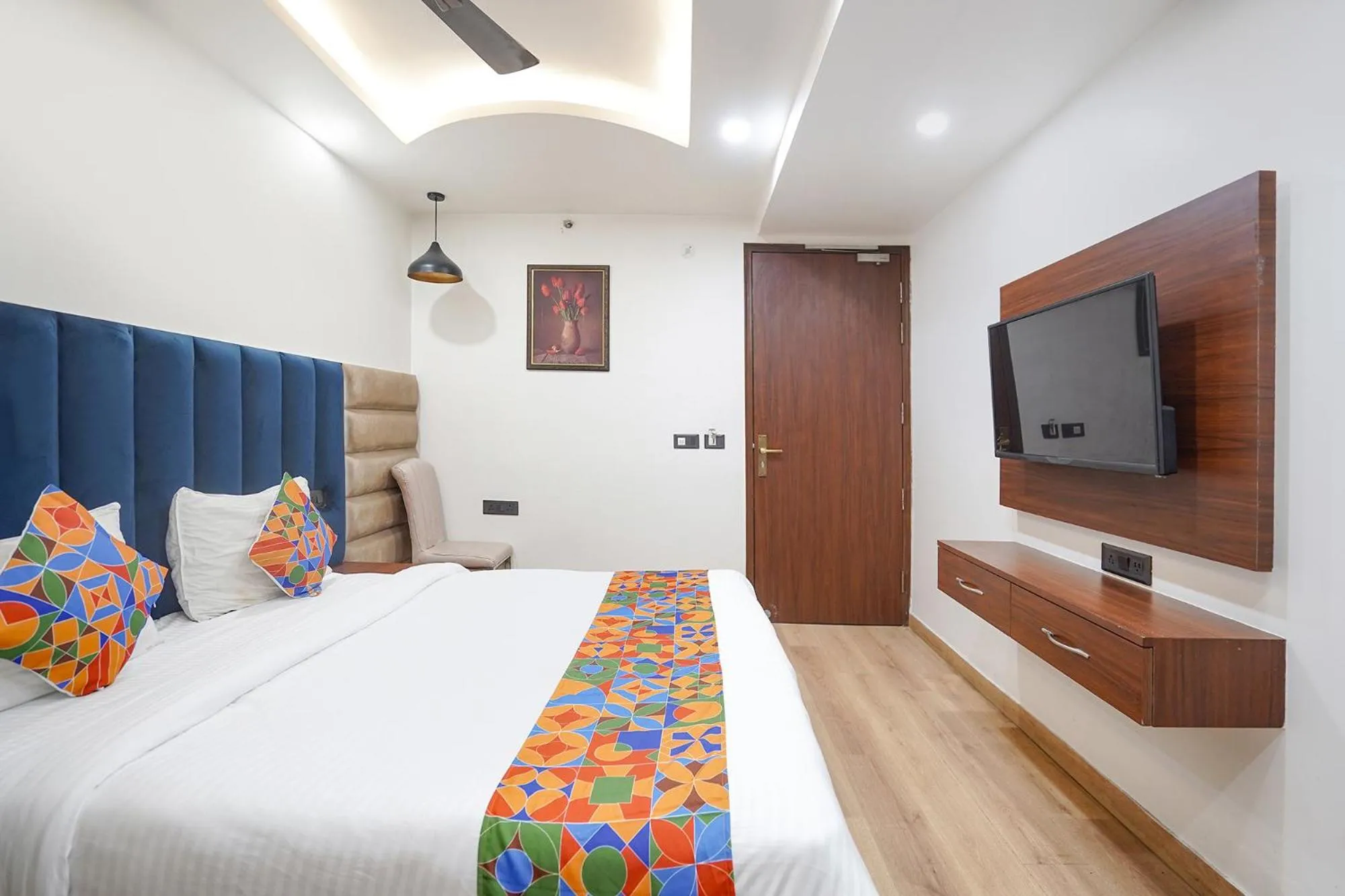 Bed in FabHotel Golden Eye Inn - Nehru Place Market