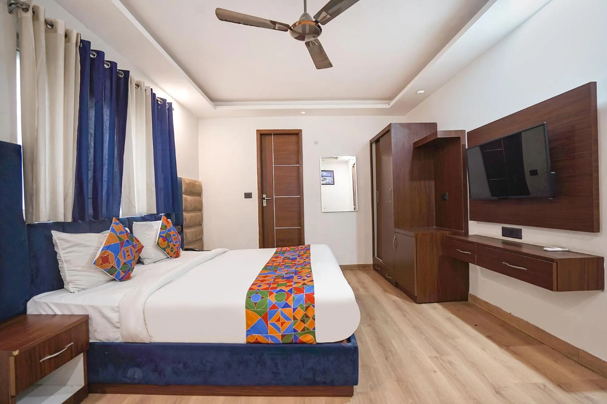 Bed in FabHotel Golden Eye Inn - Nehru Place Market