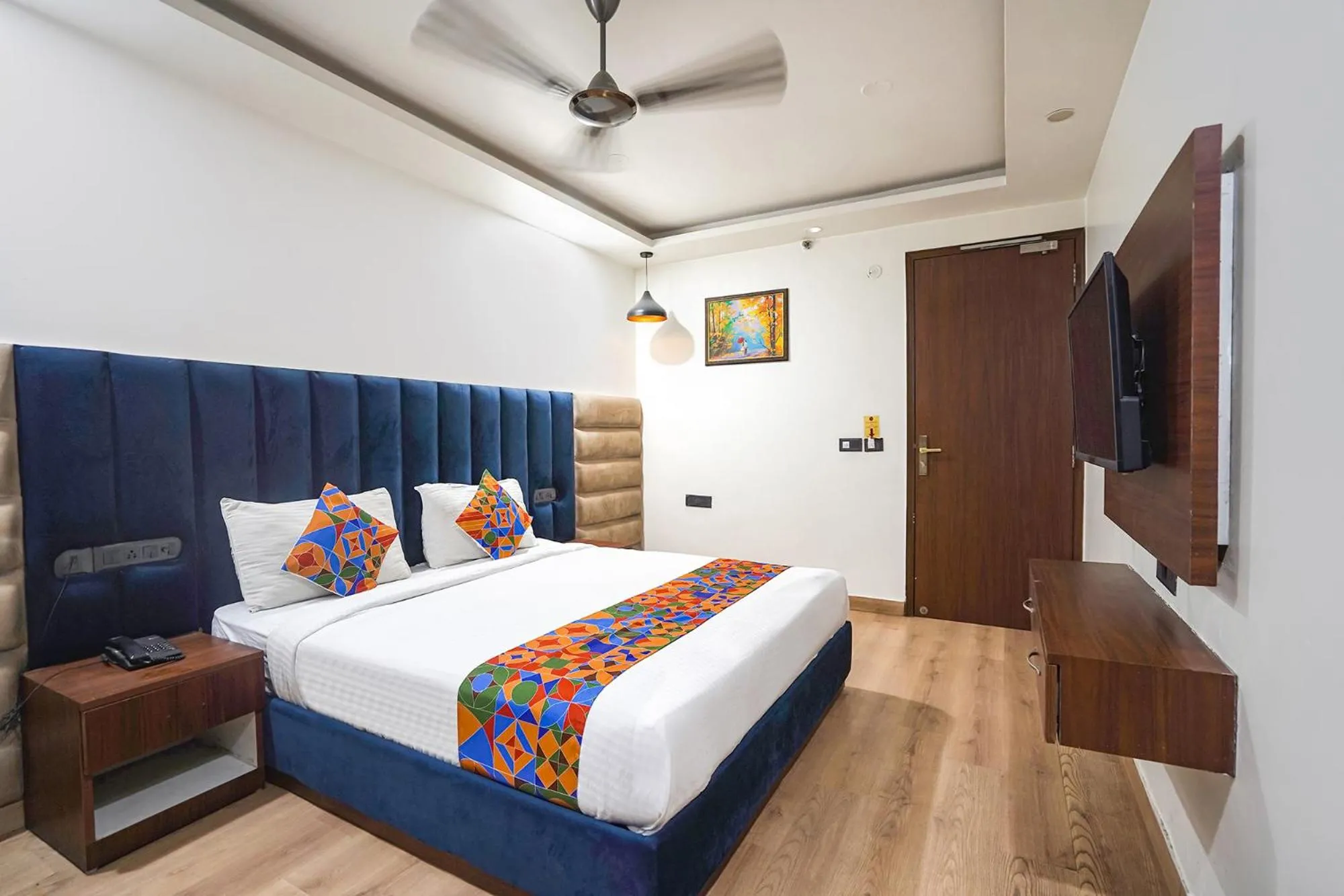 Bed in FabHotel Golden Eye Inn - Nehru Place Market