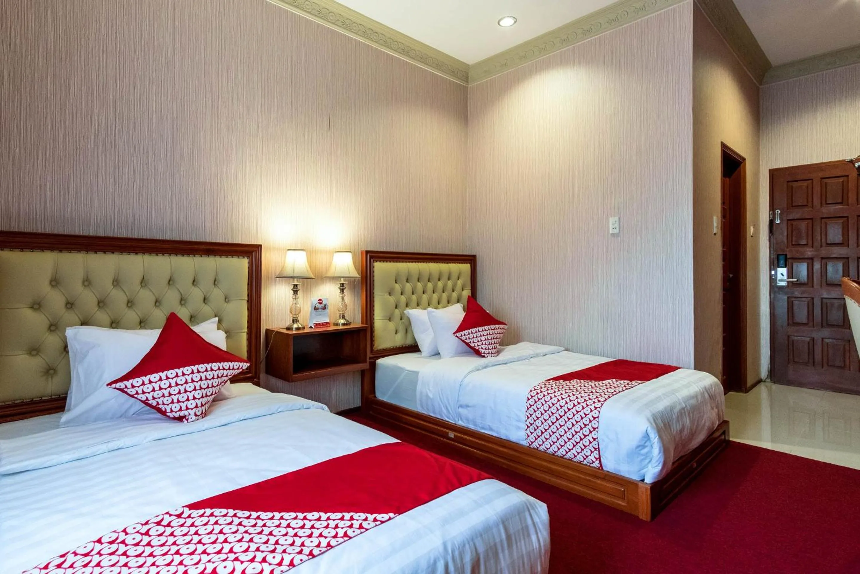 Bedroom, Bed in Capital O 293 Mutiara Hijau Suites Syariah