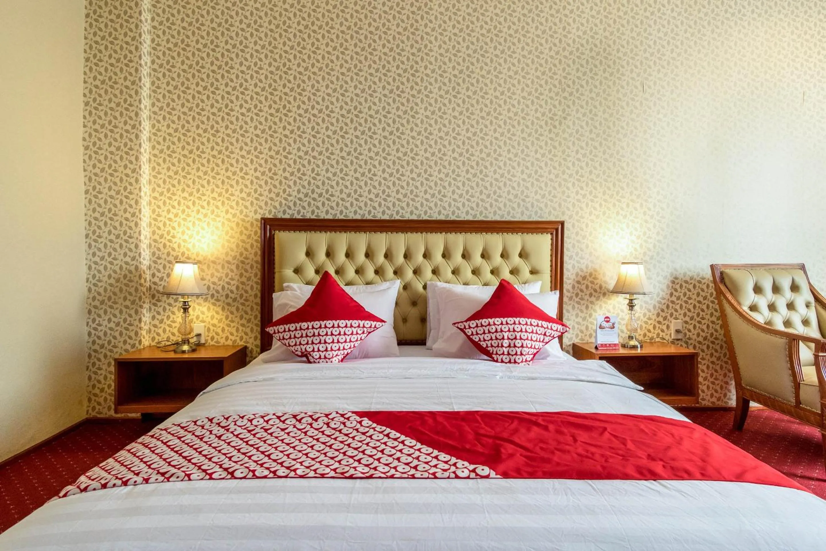 Bedroom, Bed in Capital O 293 Mutiara Hijau Suites Syariah