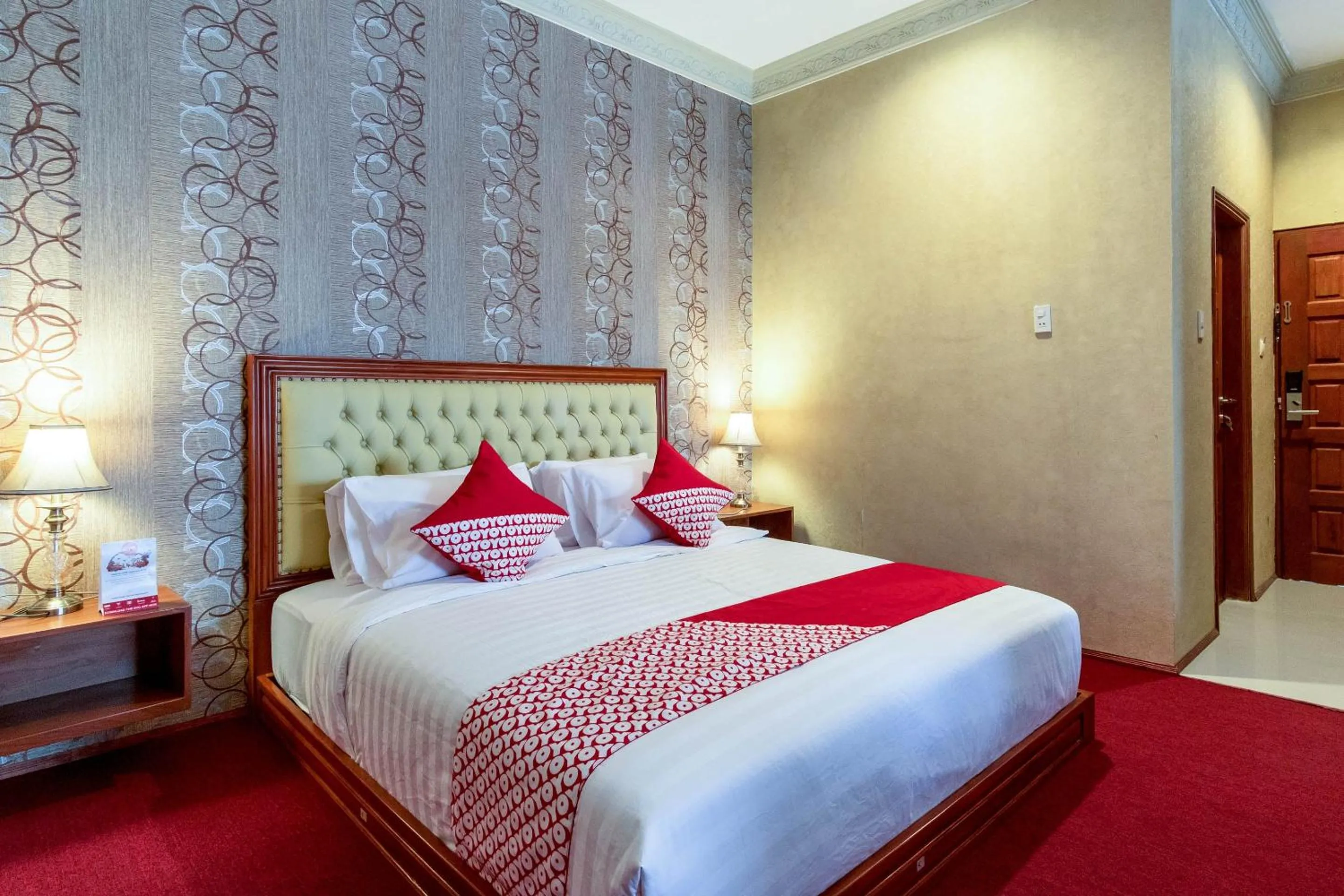 Bedroom, Bed in Capital O 293 Mutiara Hijau Suites Syariah