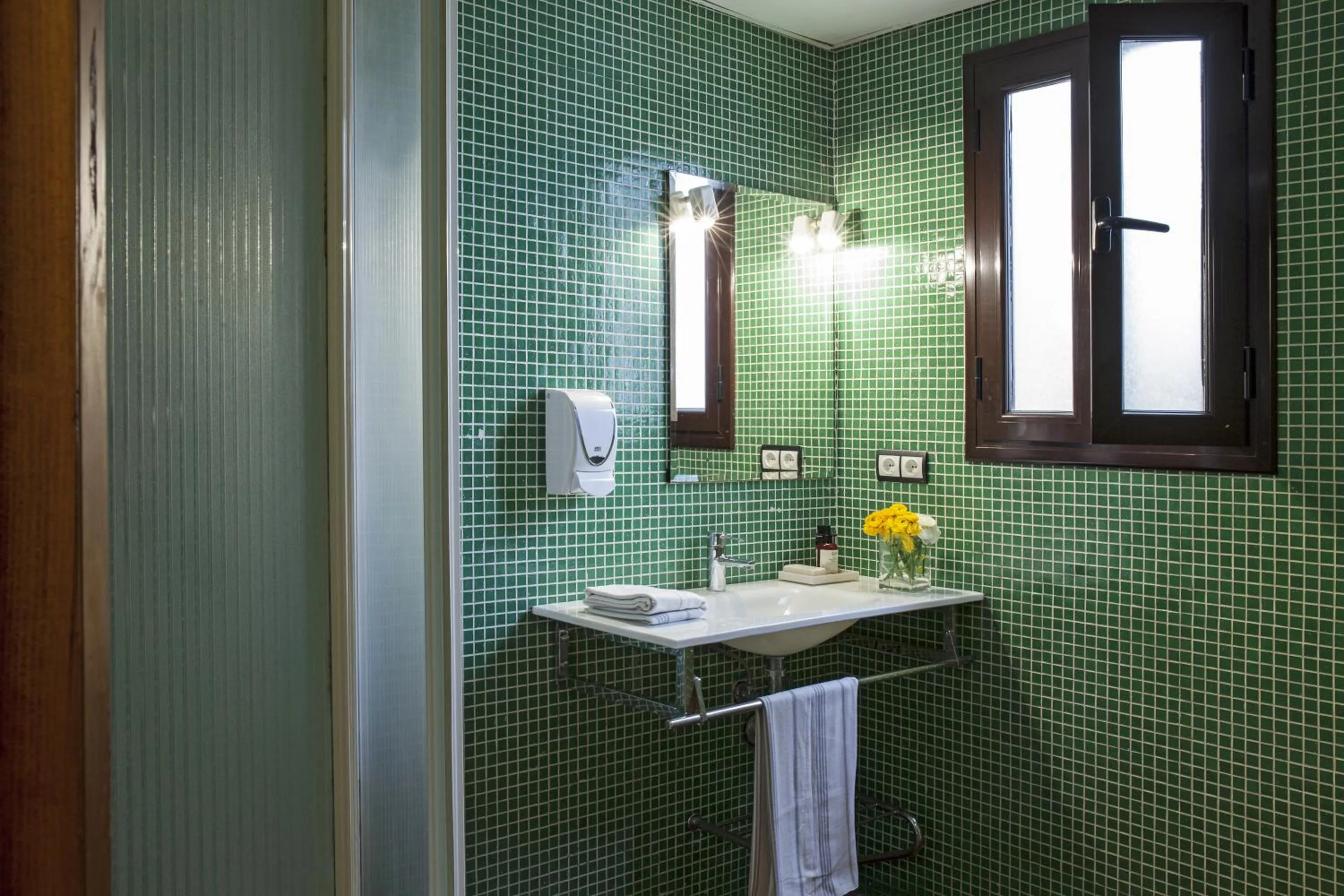Bathroom in AinB Las Ramblas-Guardia Apartments